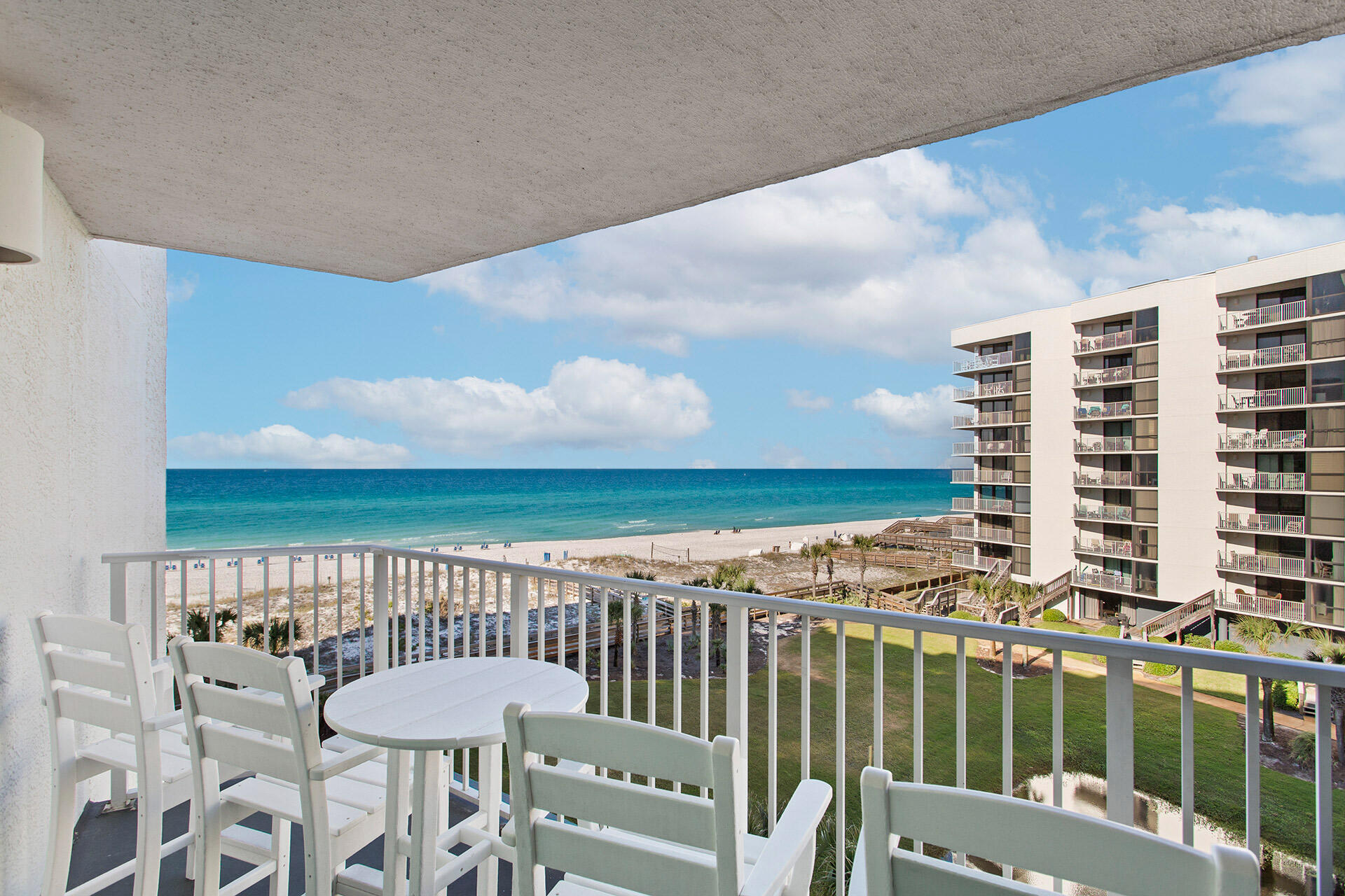 MAINSAIL CONDO PH 1 - Residential