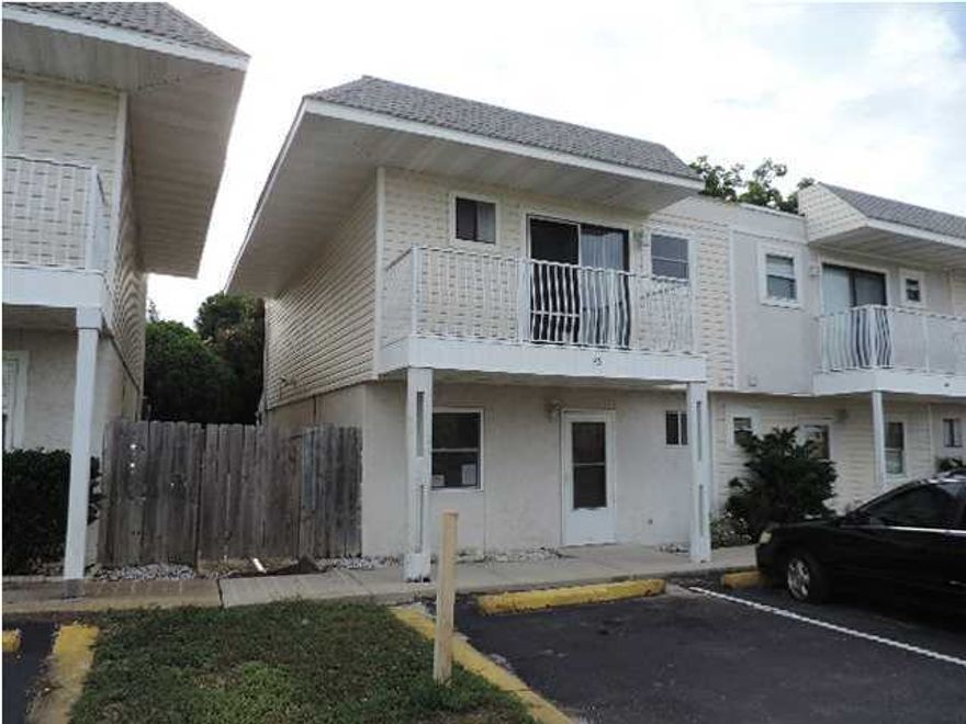 With a little love this 3 bedroom, 2.5 bath home would be a great home or investment property. Located in downtown Destin, Legion Village is close to shopping, entertainment, restaurants and the Harbor. Legion Village features a community swimming pool. Purchase this property for as little as 5% down! Check with a HomePath lender to determine loan limits specific to this property.