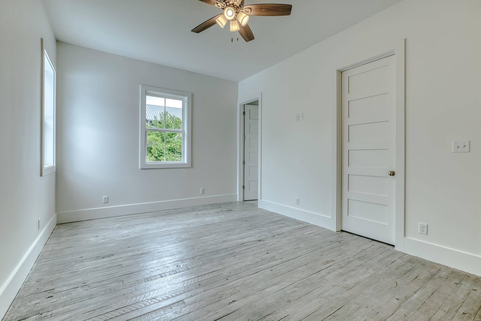 BLUE MOUNTAIN BEACH - Residential