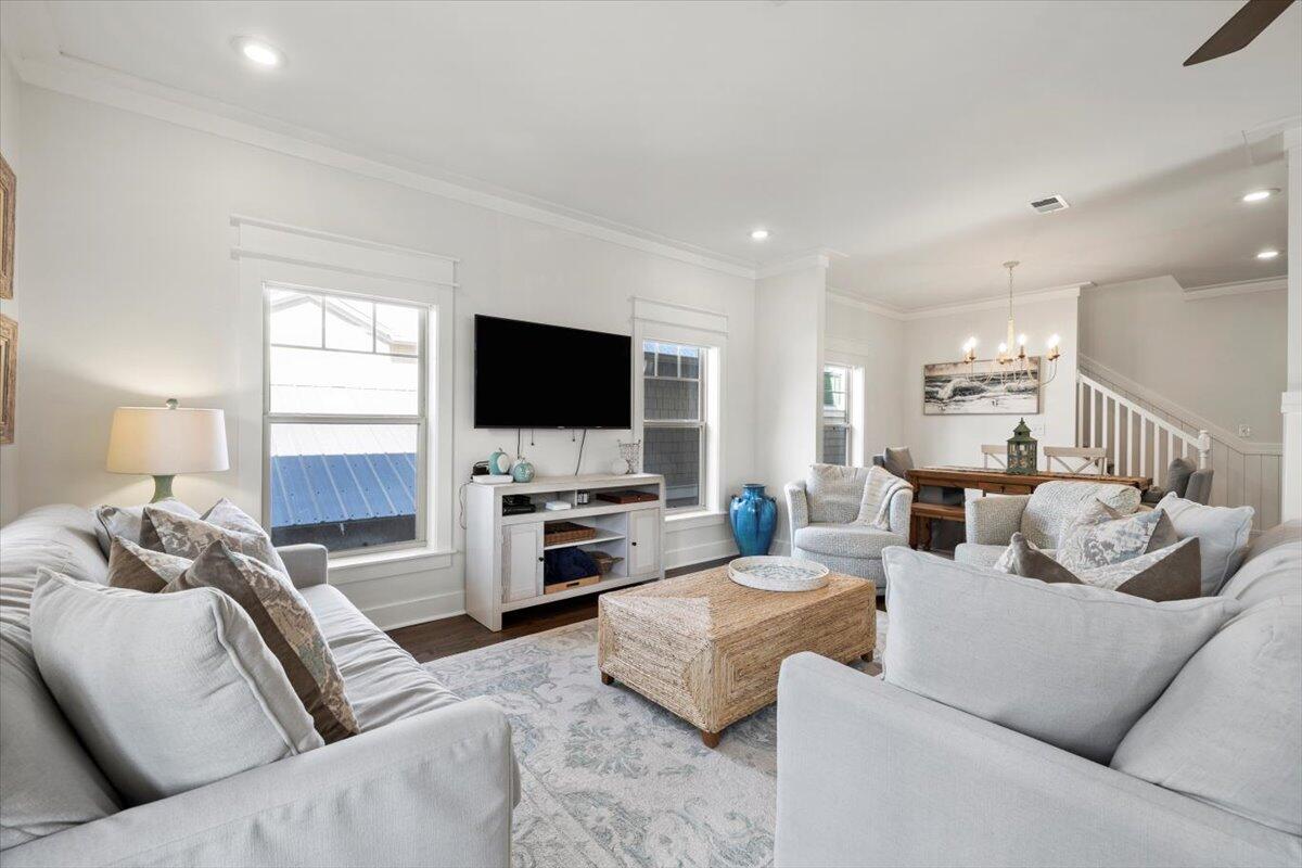 COTTAGES AT EASTERN LAKE - Residential