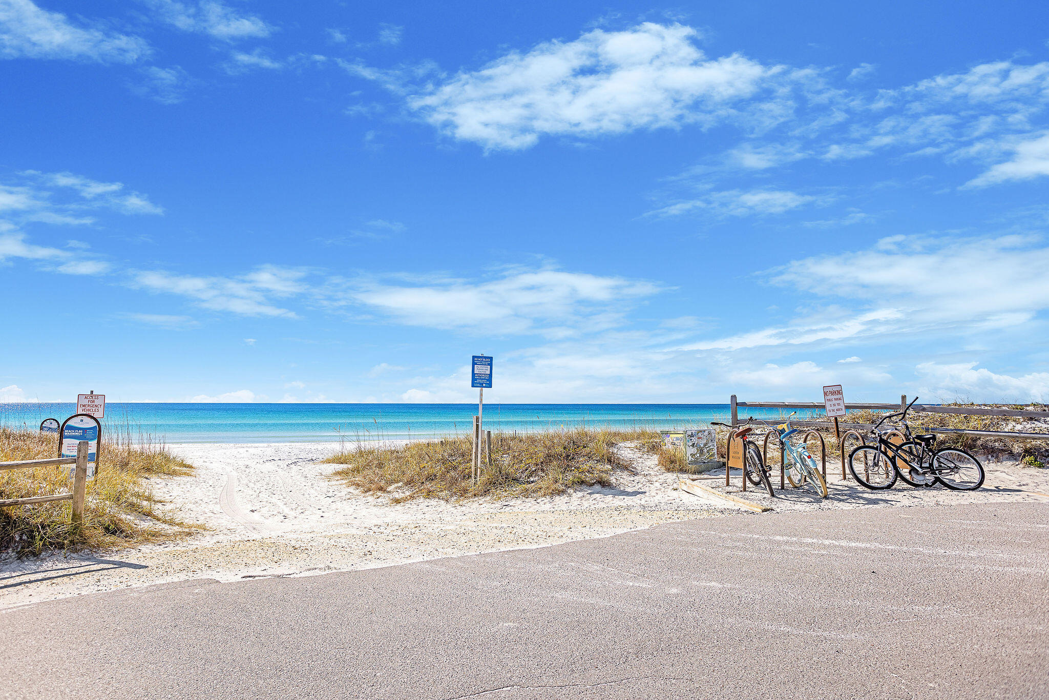 COTTAGES AT EASTERN LAKE - Residential