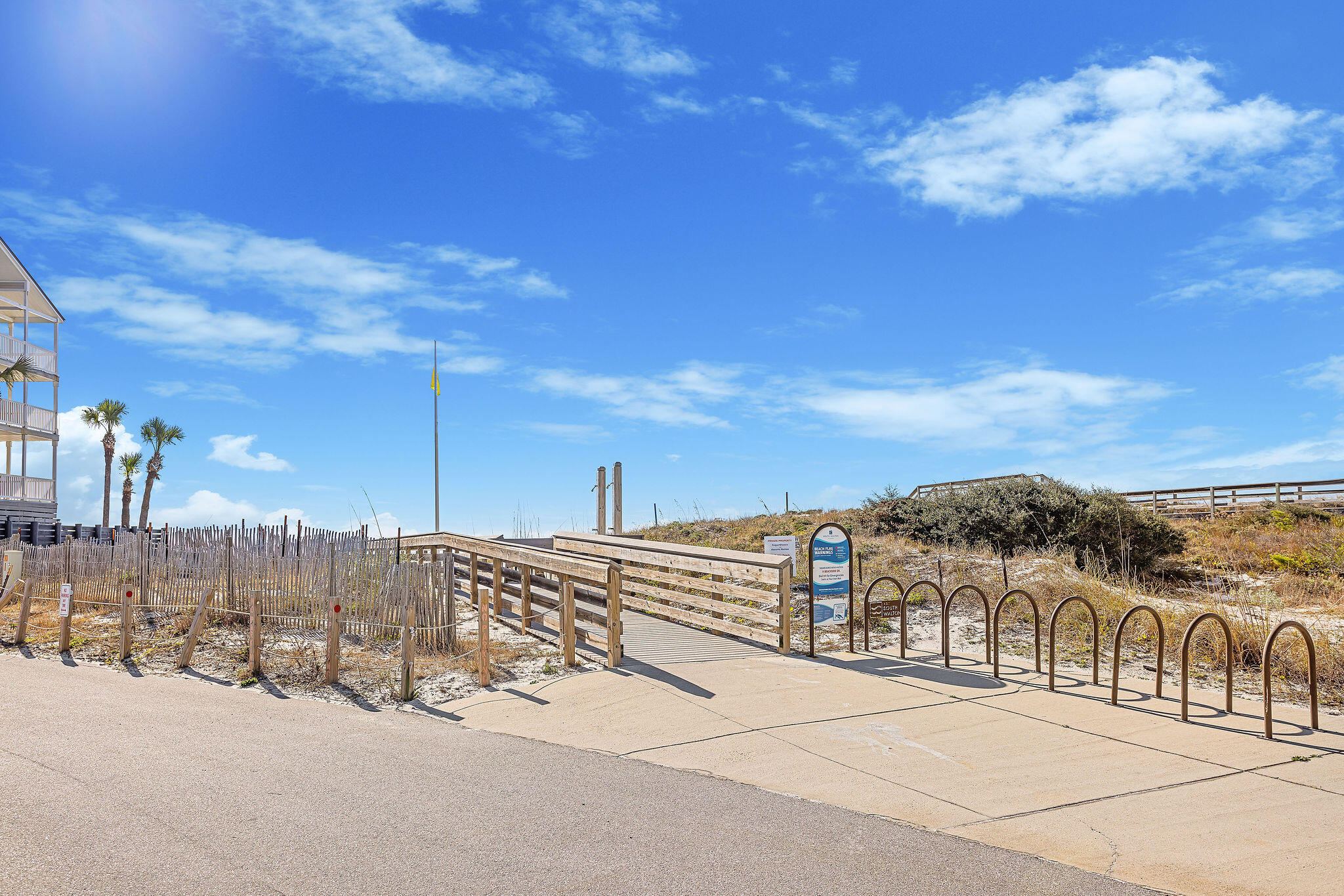 COTTAGES AT EASTERN LAKE - Residential