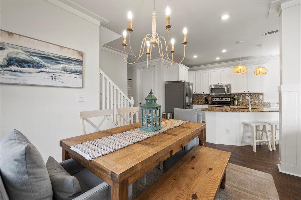 COTTAGES AT EASTERN LAKE - Residential