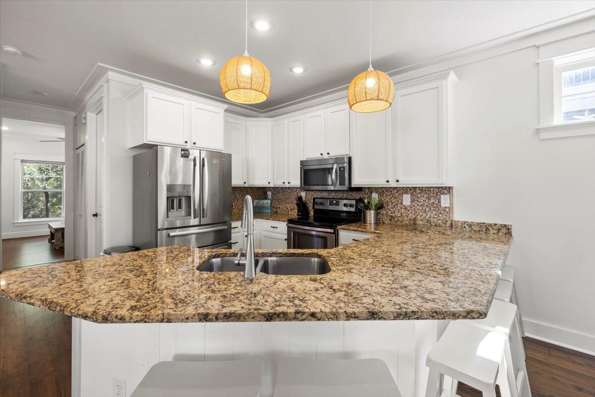 COTTAGES AT EASTERN LAKE - Residential