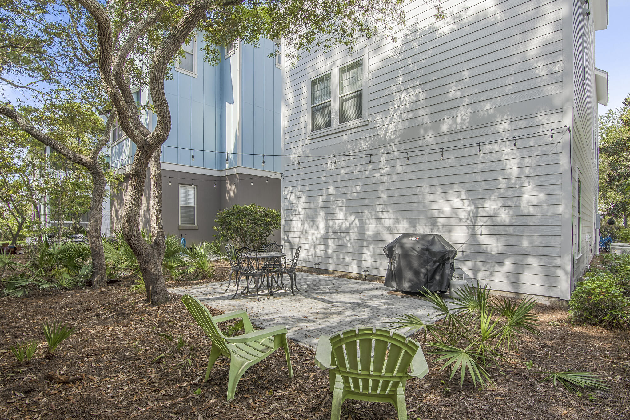 COTTAGES AT EASTERN LAKE - Residential