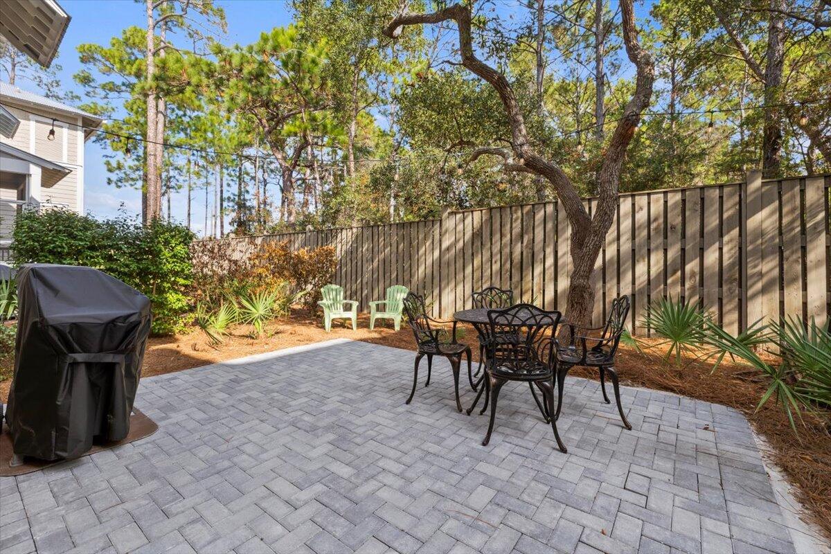COTTAGES AT EASTERN LAKE - Residential