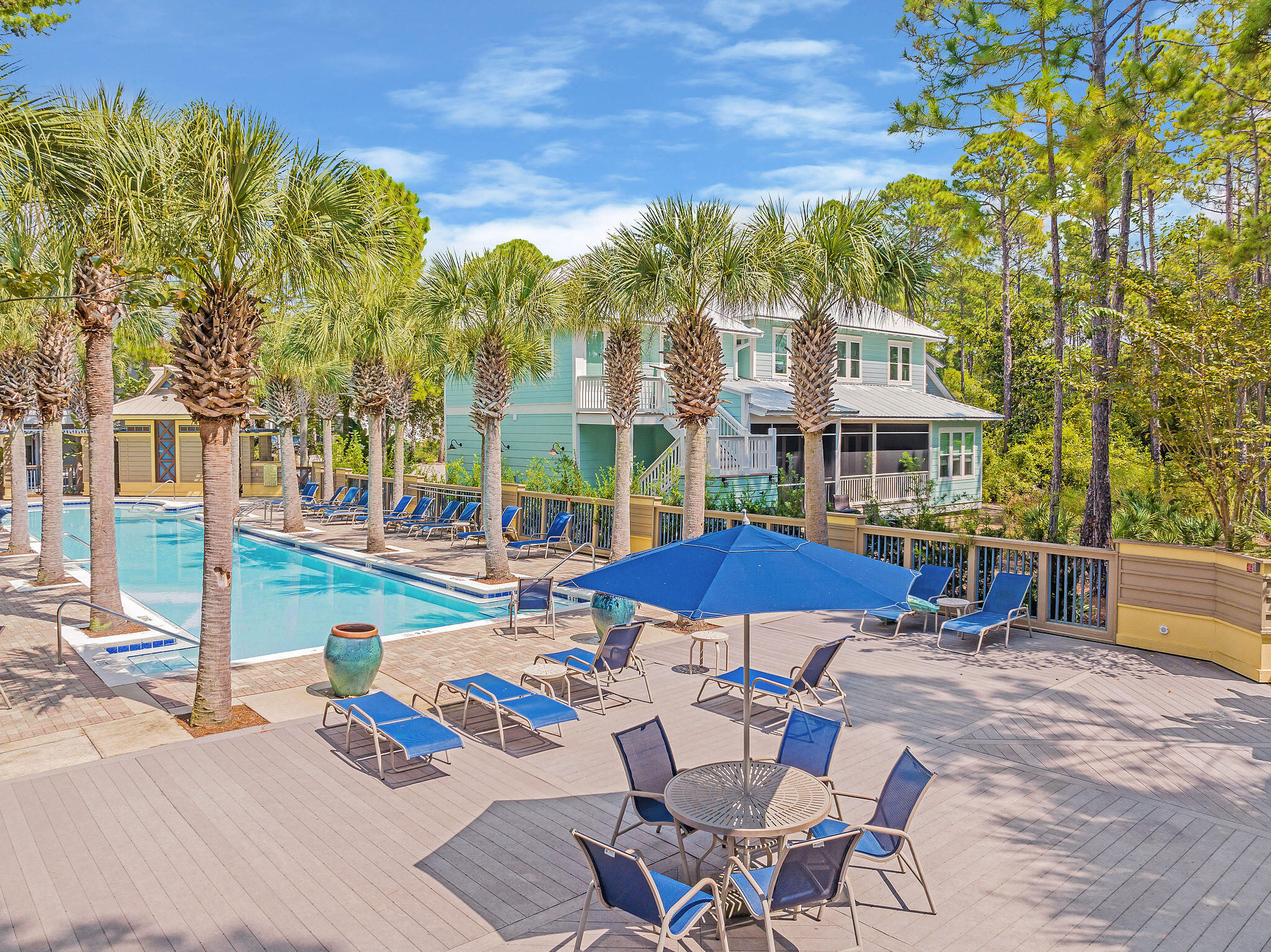 COTTAGES AT EASTERN LAKE - Residential