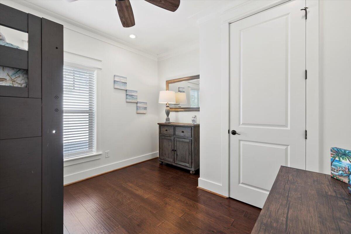 COTTAGES AT EASTERN LAKE - Residential