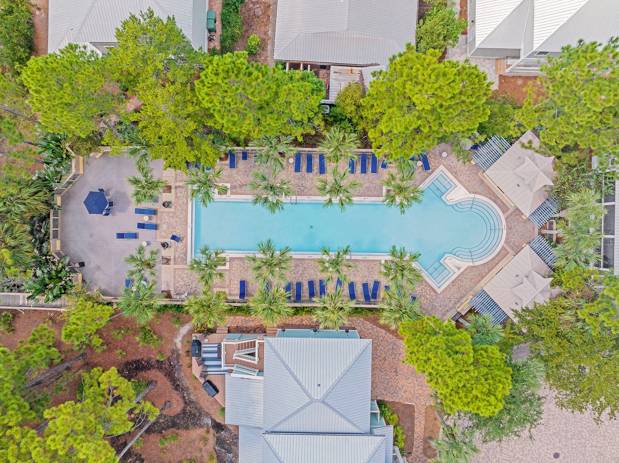 COTTAGES AT EASTERN LAKE - Residential