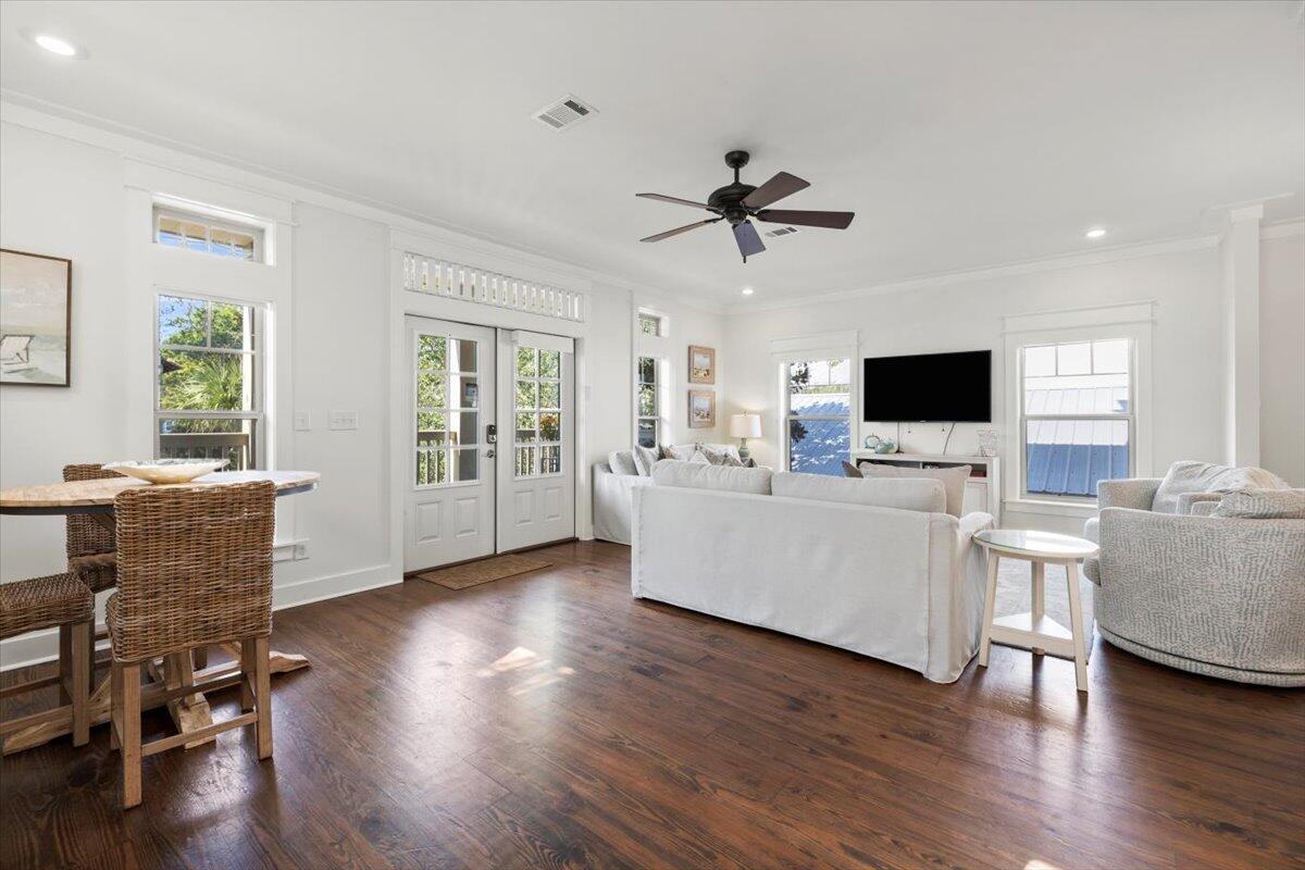 COTTAGES AT EASTERN LAKE - Residential