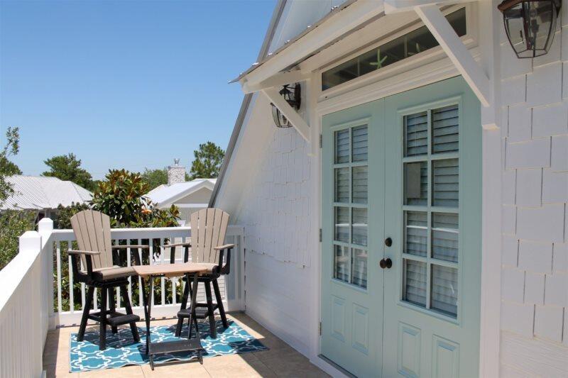 COTTAGES AT EASTERN LAKE - Residential