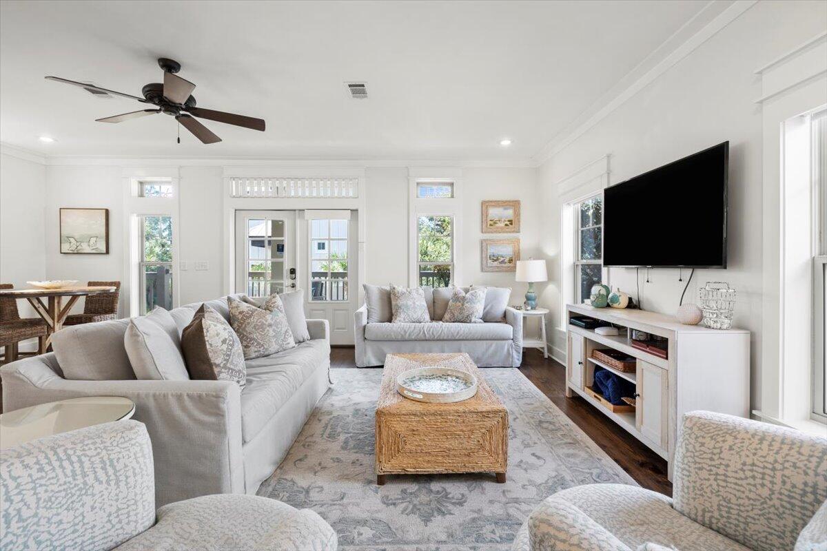 COTTAGES AT EASTERN LAKE - Residential