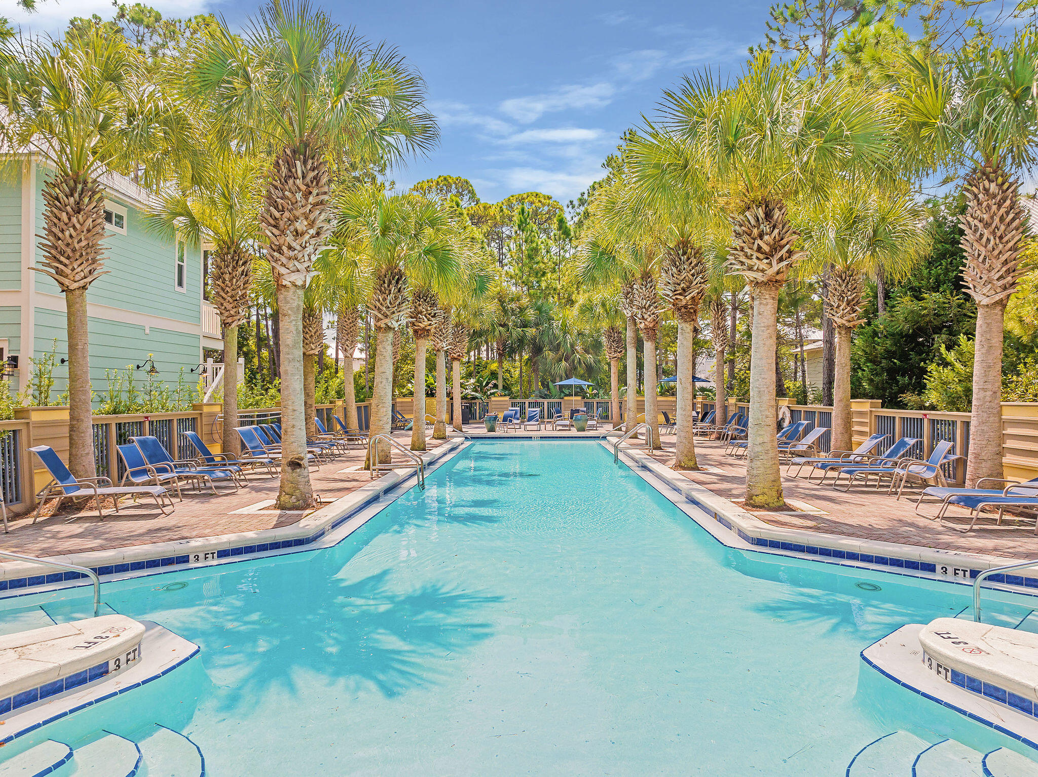COTTAGES AT EASTERN LAKE - Residential