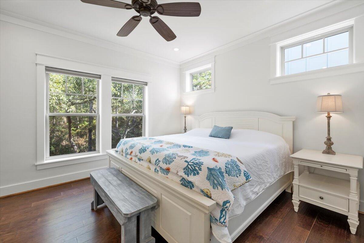 COTTAGES AT EASTERN LAKE - Residential