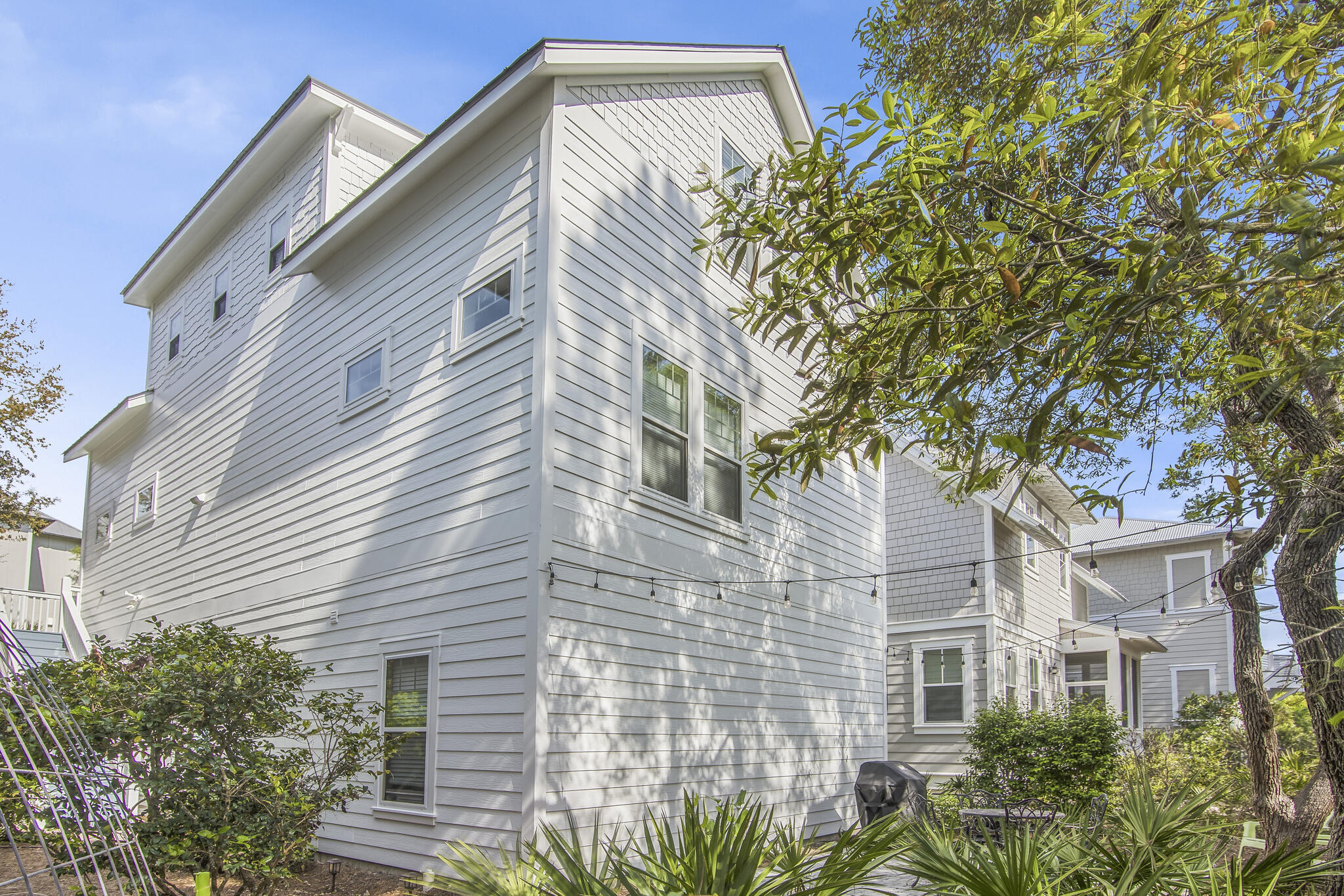 COTTAGES AT EASTERN LAKE - Residential