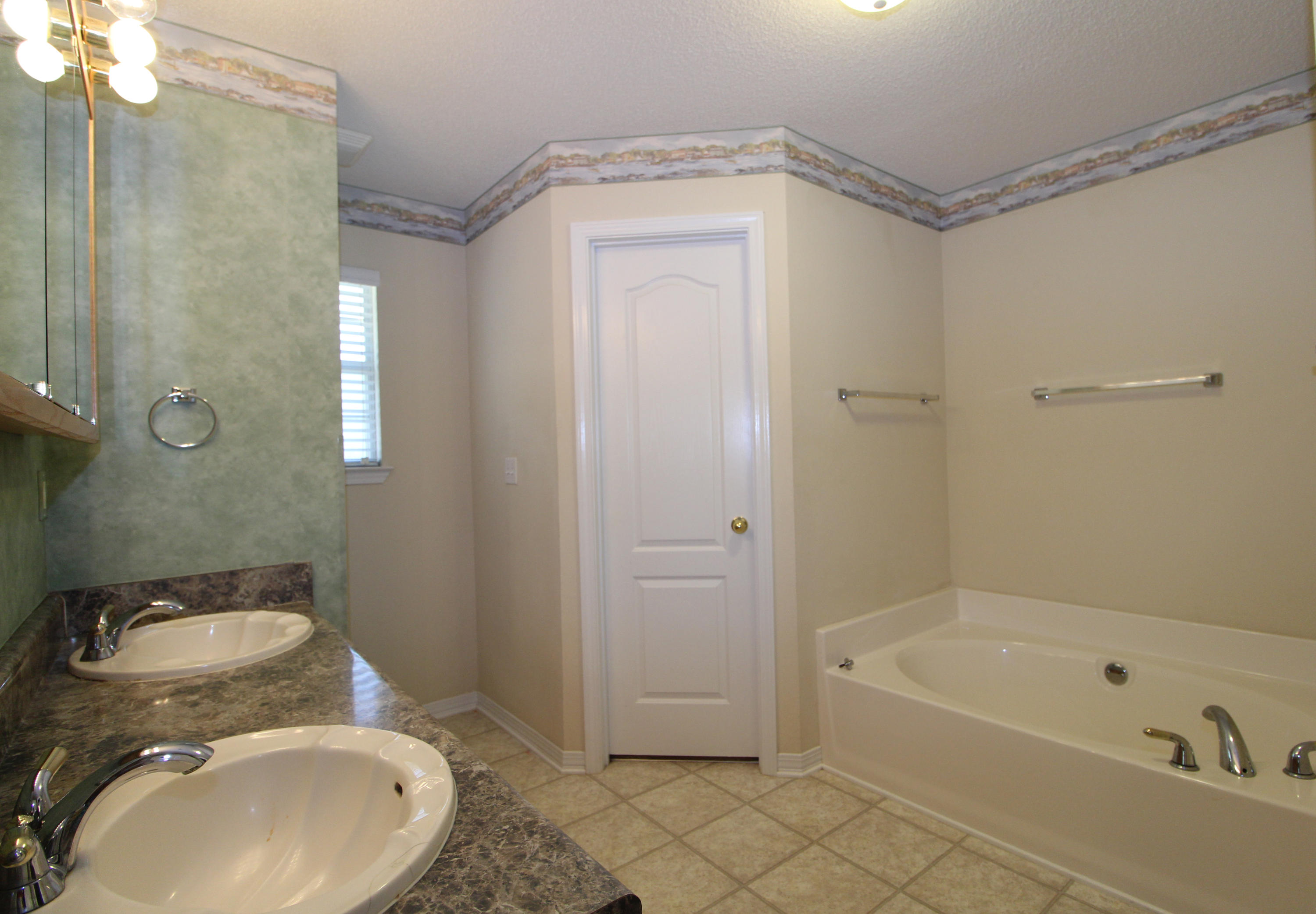 HOLLEY BY THE SEA - Residential