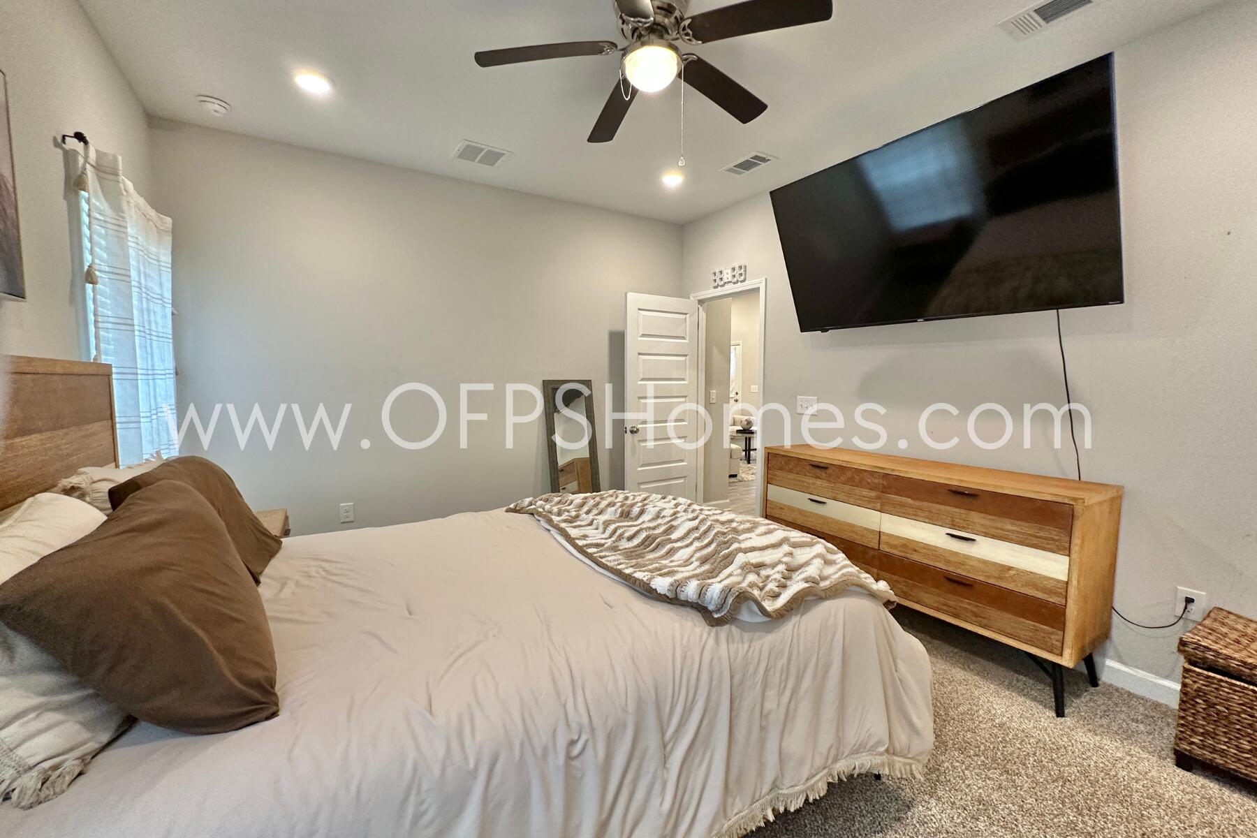 OAKDALE MINI FARMS - Residential Lease