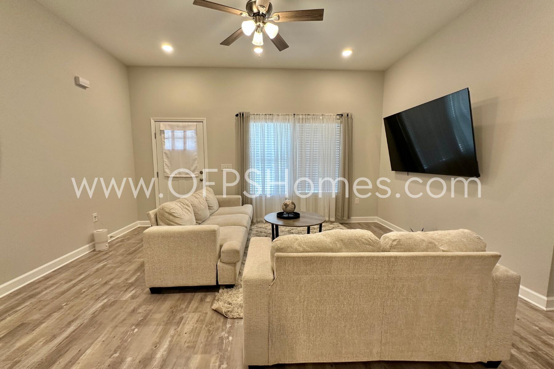 OAKDALE MINI FARMS - Residential Lease