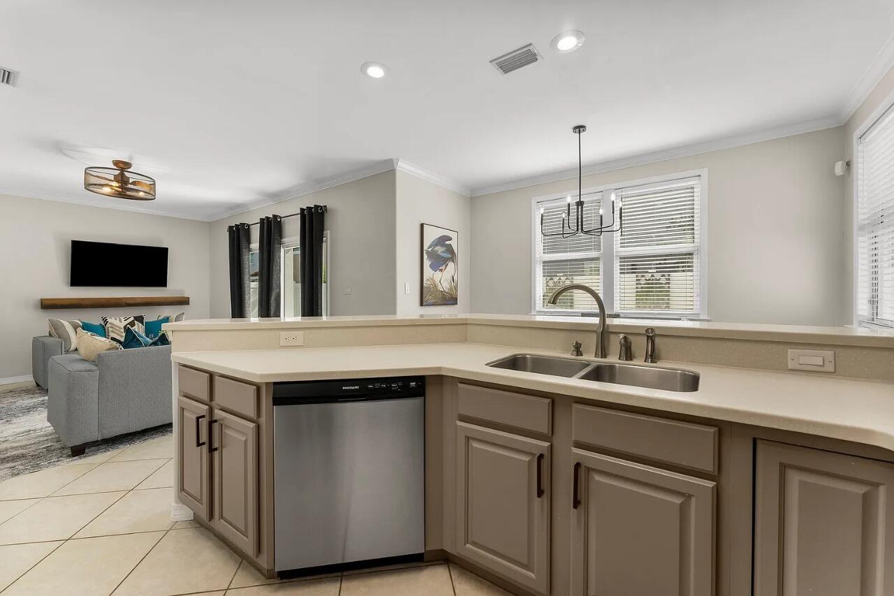CALUSA BAY S/D - Residential Lease