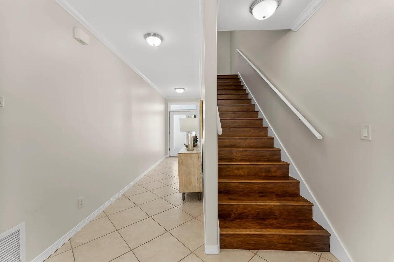 CALUSA BAY S/D - Residential Lease