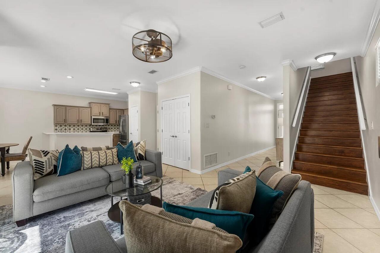 CALUSA BAY S/D - Residential Lease