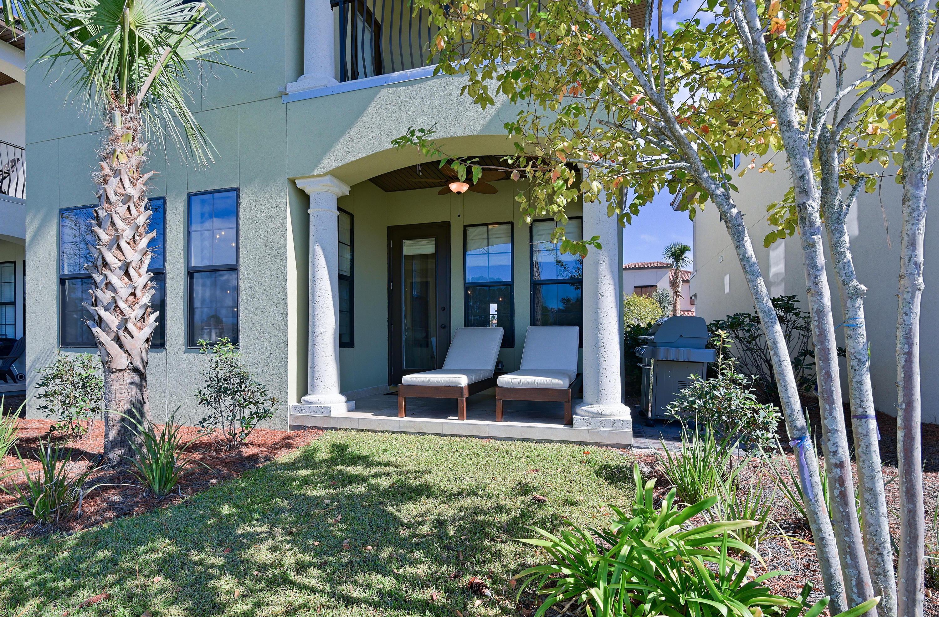 Villa Lago - Residential