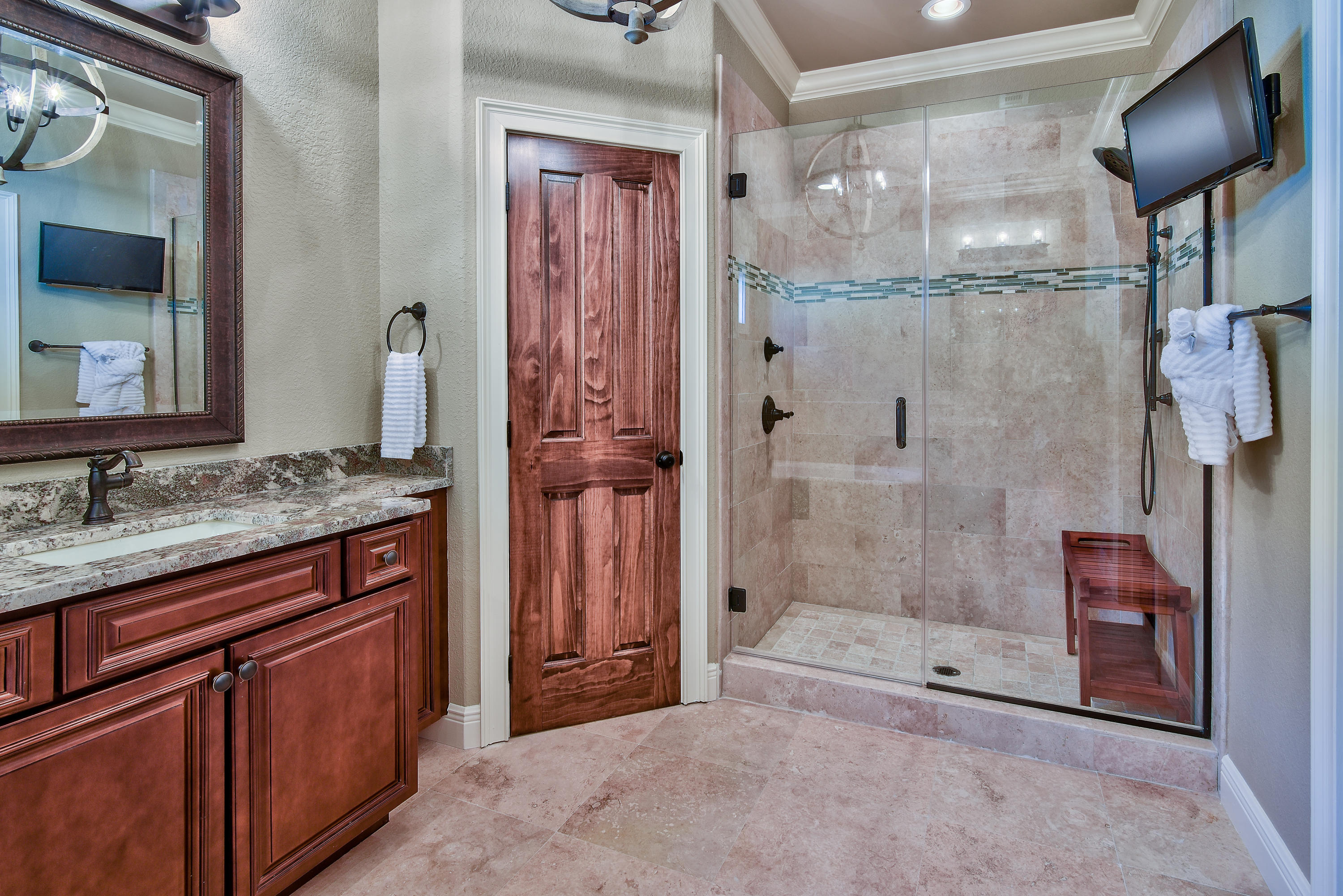 Villa Lago - Residential