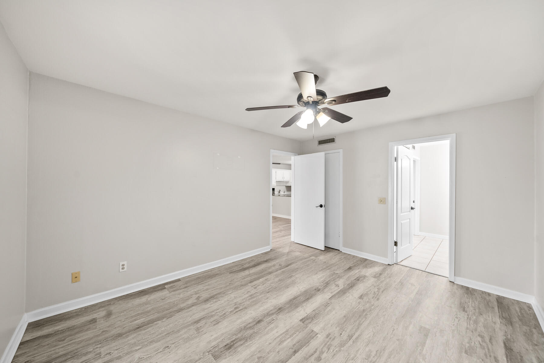 Bay Point Harbour Villas - Residential
