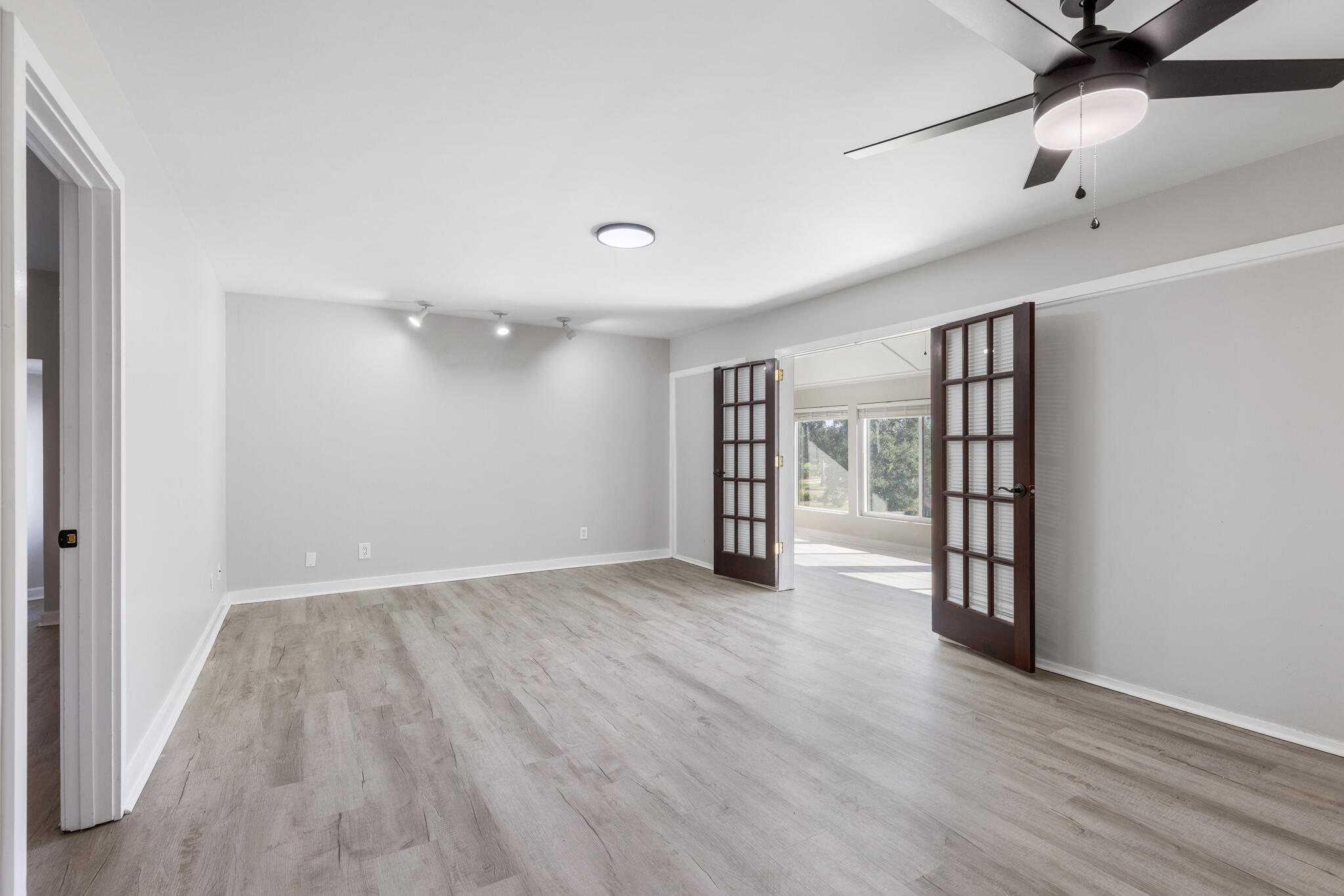 Bay Point Harbour Villas - Residential