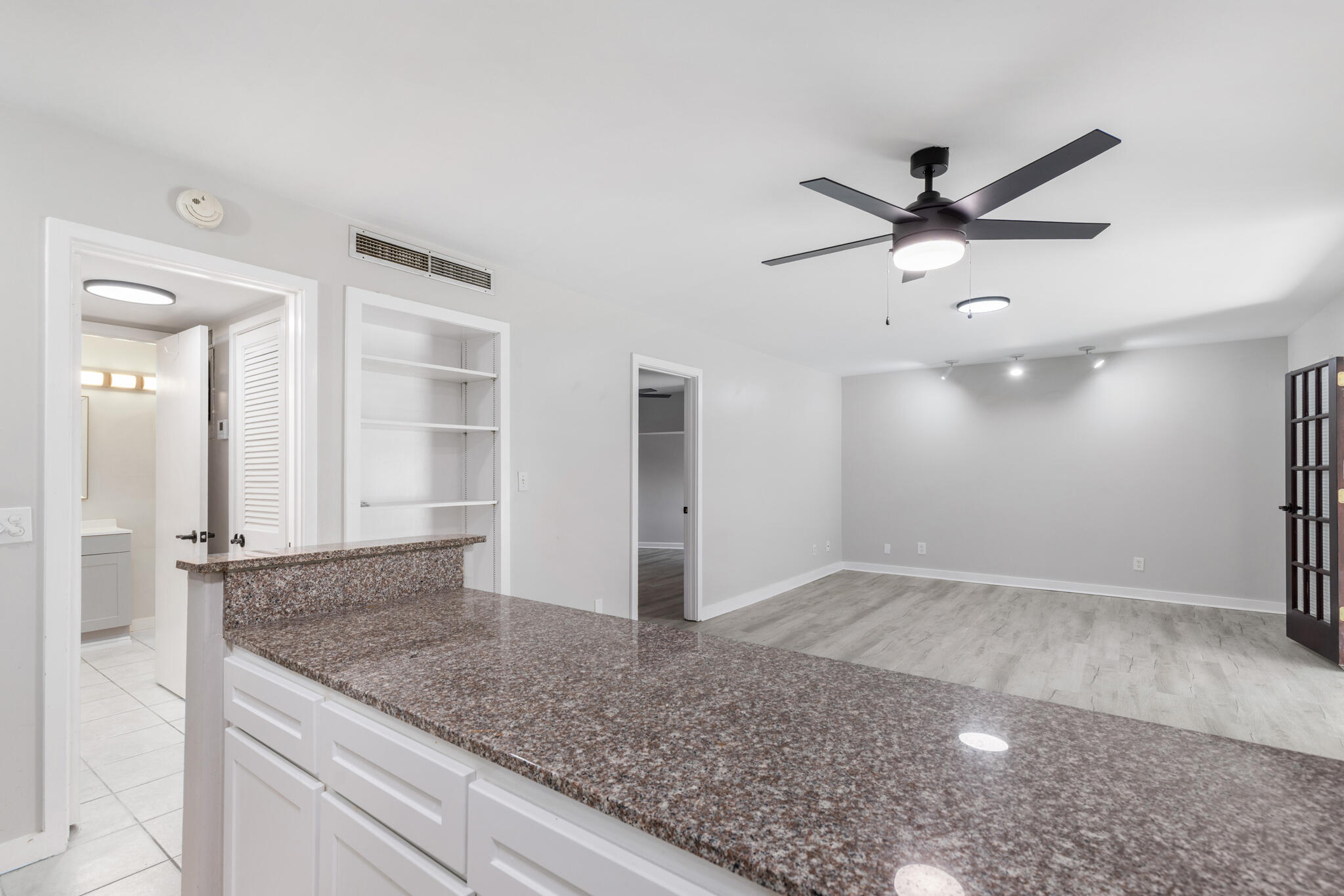 Bay Point Harbour Villas - Residential