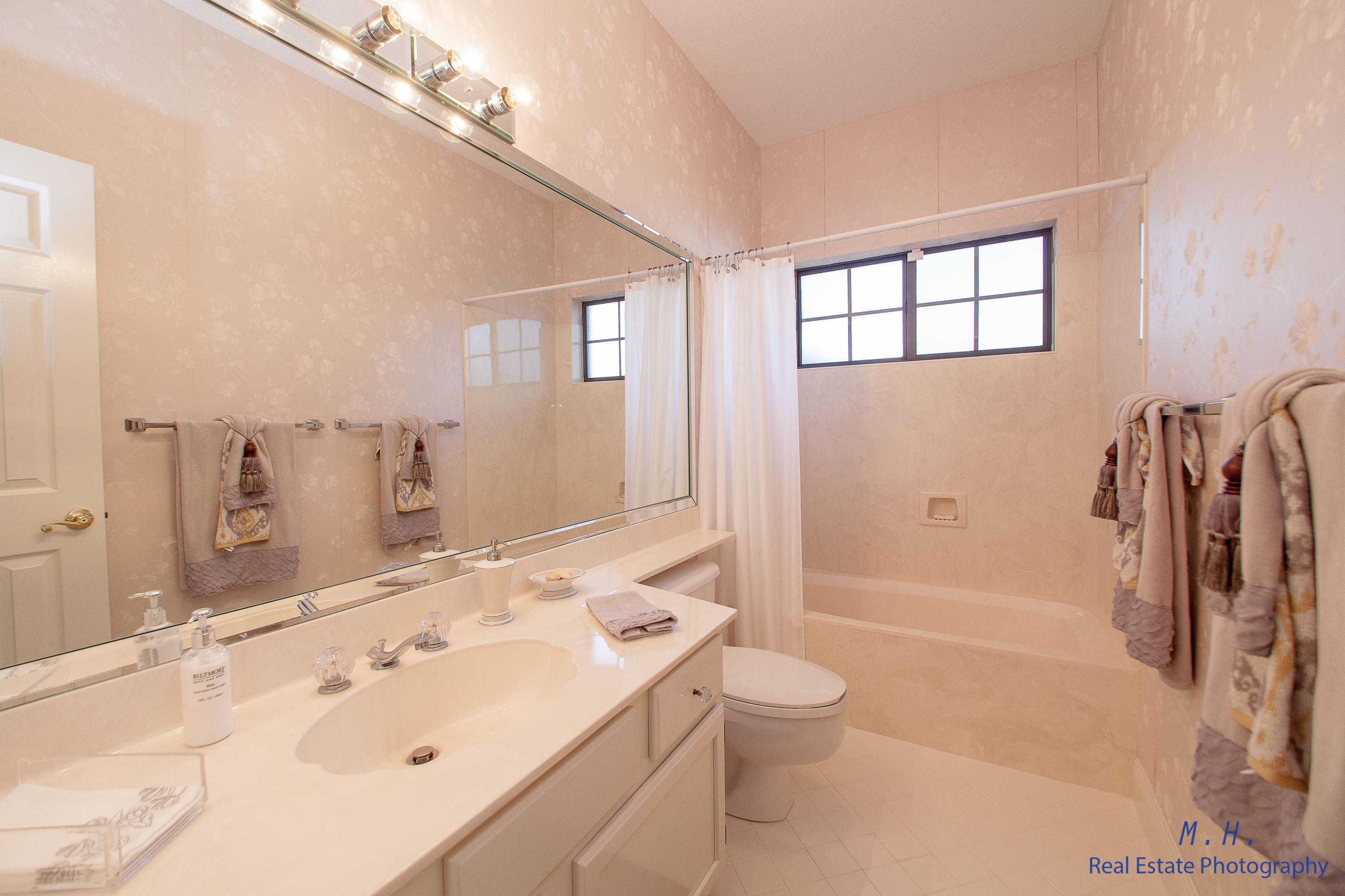 LAKE POINTE - Residential