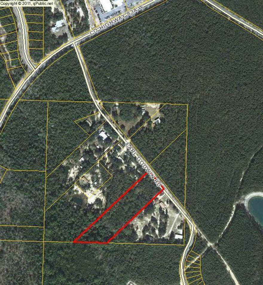 Enjoy 4.3 (+/-) acres in Freeport. So convenient to Bluewater Bay and over the bridge to Destin. Approximately 30 minutes to the beaches of South Walton via Hwy 20 then down Hwy 331. Just minutes away from Publix. City water is available on Earl Godwin Rd.