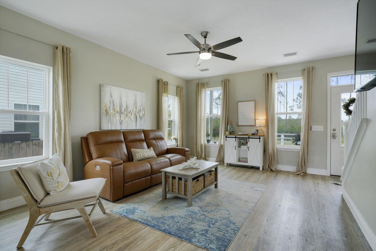 TOWN OF SANTA ROSA - Residential