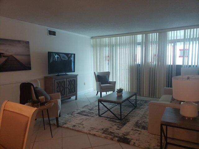 SHORELINE TOWERS 3 - Residential