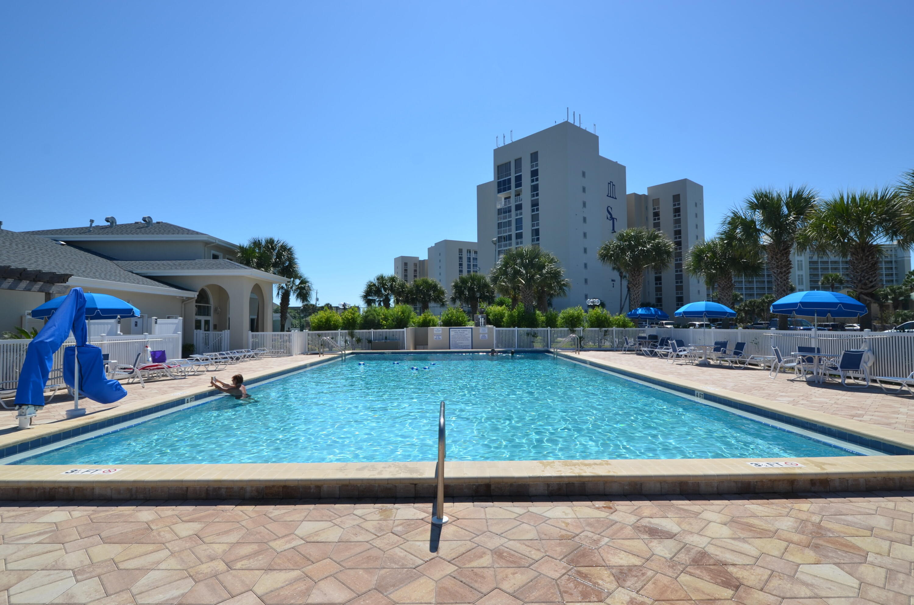 SHORELINE TOWERS 3 - Residential