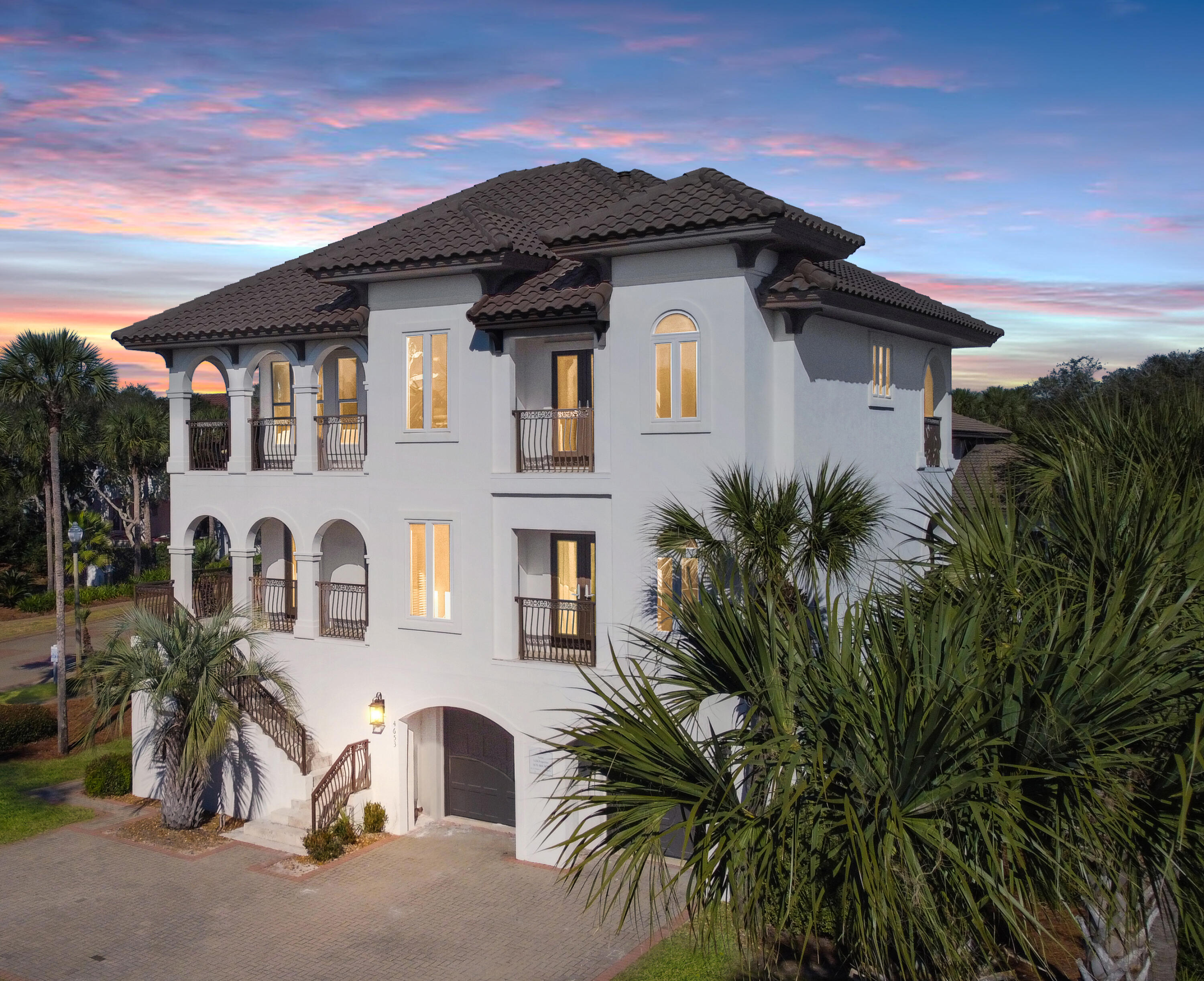 Rental Machine. Over $320,000 in gross rent from 4/12/21-4/12/22. Bert Harris Deeded Occupancy of 21 Guests. GULF VIEWS FROM ALL FLOORS!! DESTIN Beach House with PRIVATE POOL and GATED NEIGHBORHOOD. 3 levels of luxury great you in this estate home, situated at the epicenter of Destiny with easy beach access as well as ideal proximity to all of the community amenities offered in this prestigious gated subdivision. Recently remodeled and configured for optimal functionality offering an inverted living plan taking full advantage of the permanent gulf view corridors that this exceptional location yields. Professional furnishings, wood-plank flooring throughout, multiple bunk spaces as well as a poolside game room. Turn Key Vacation Rental Investment!