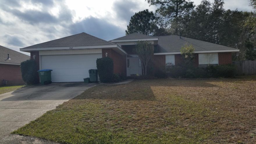 House is in great, quite neighborhood, close to schools, hospital and stores. Open floor plan with vaulted ceilings. Hardwood floors, carpet in bedrooms and office space. Nice fenced in backyard. Large master suite with walk-in closet.