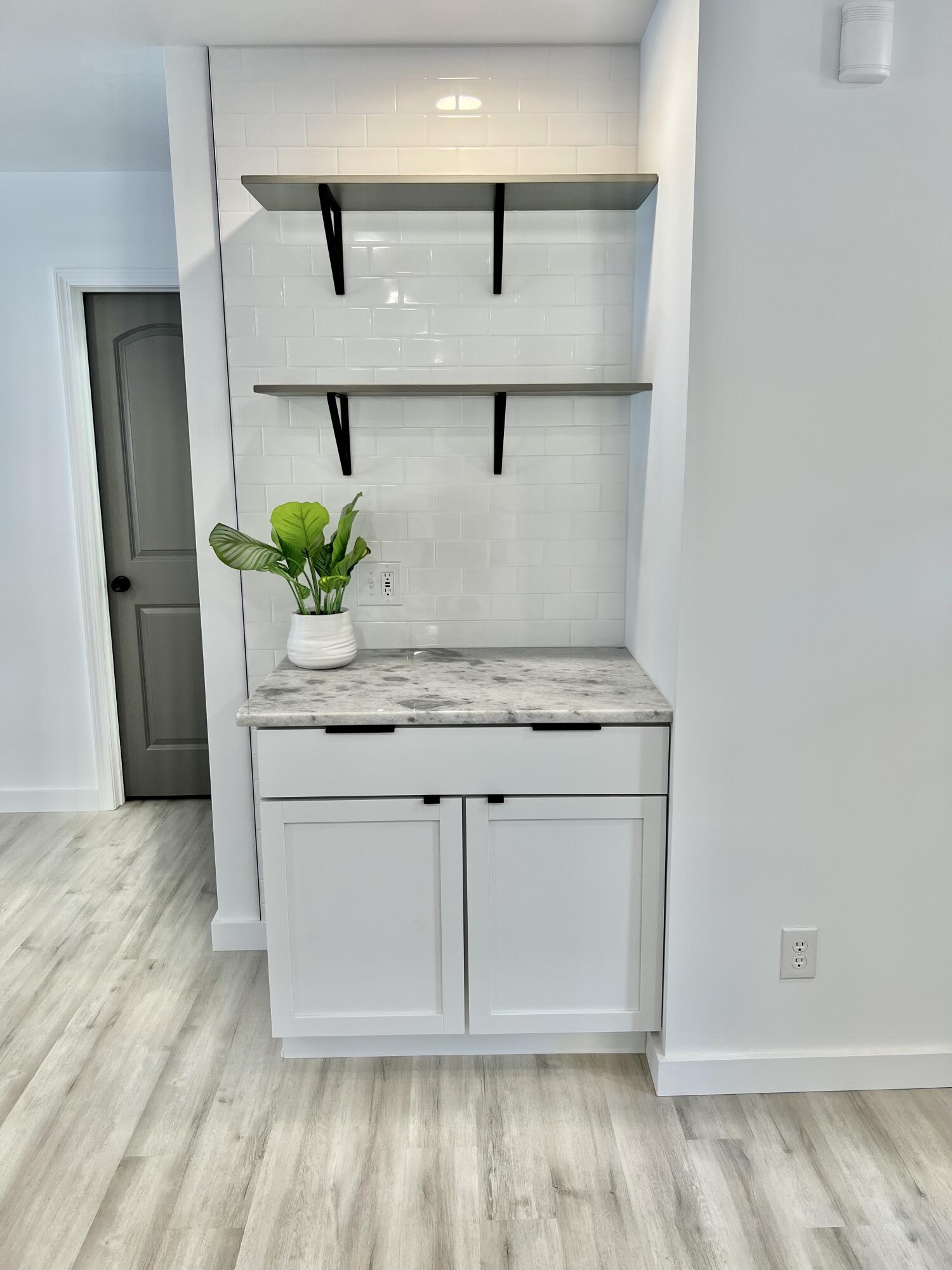 HOLLY HILLS - Residential