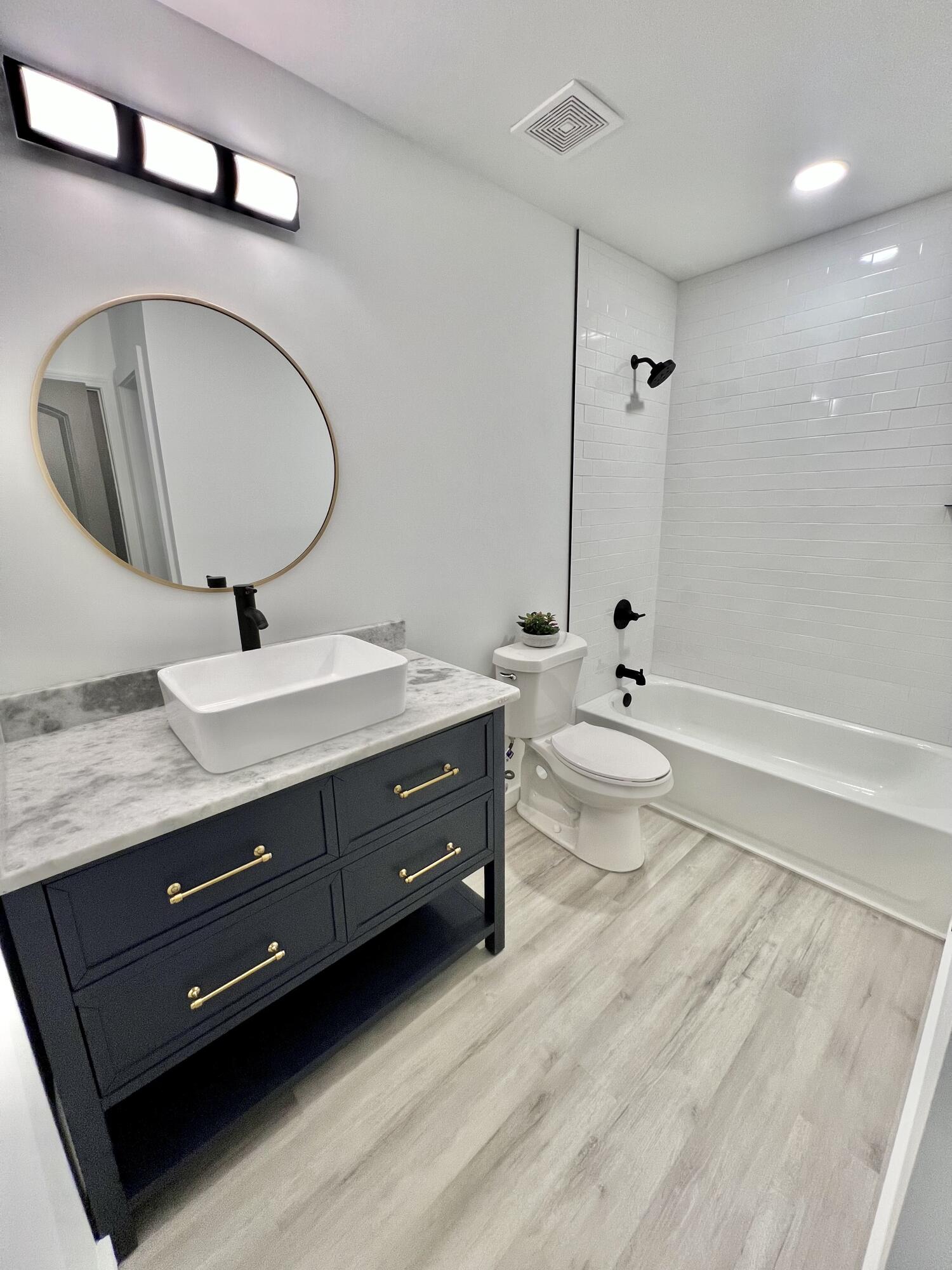 HOLLY HILLS - Residential