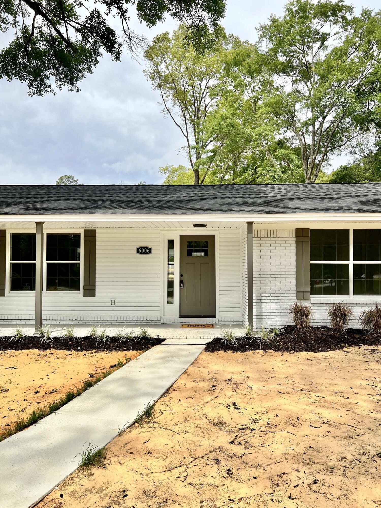 HOLLY HILLS - Residential