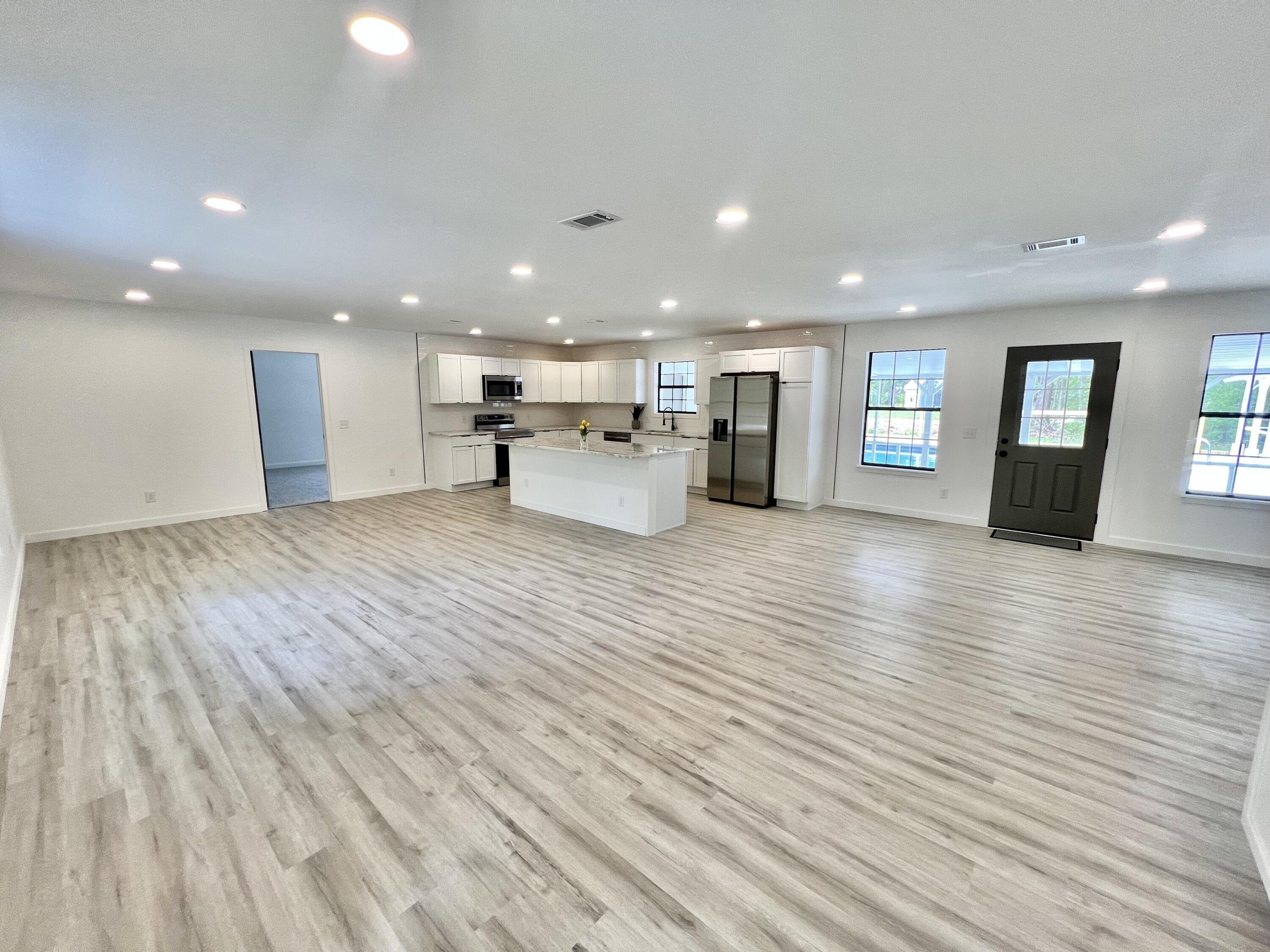 HOLLY HILLS - Residential