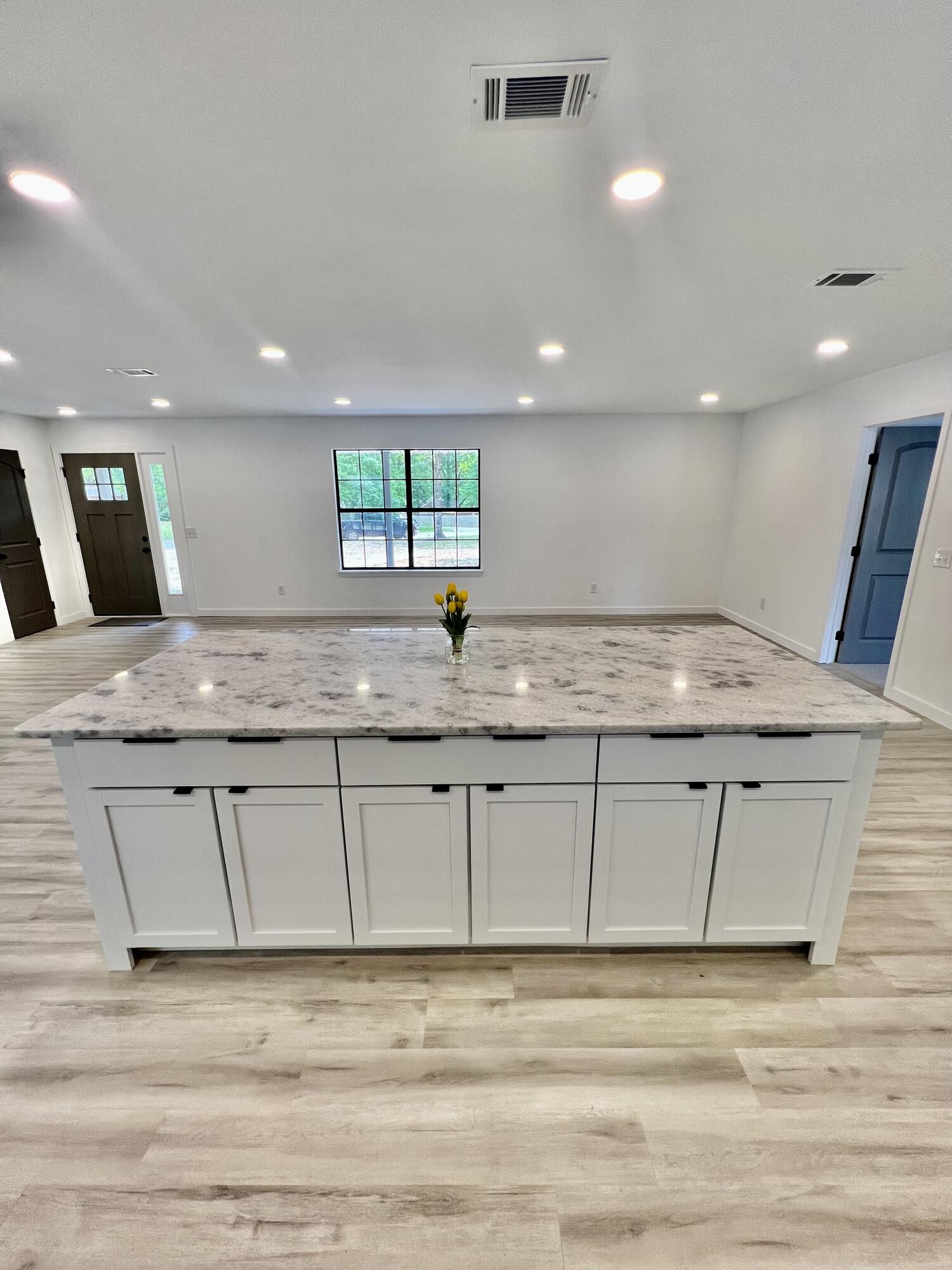 HOLLY HILLS - Residential