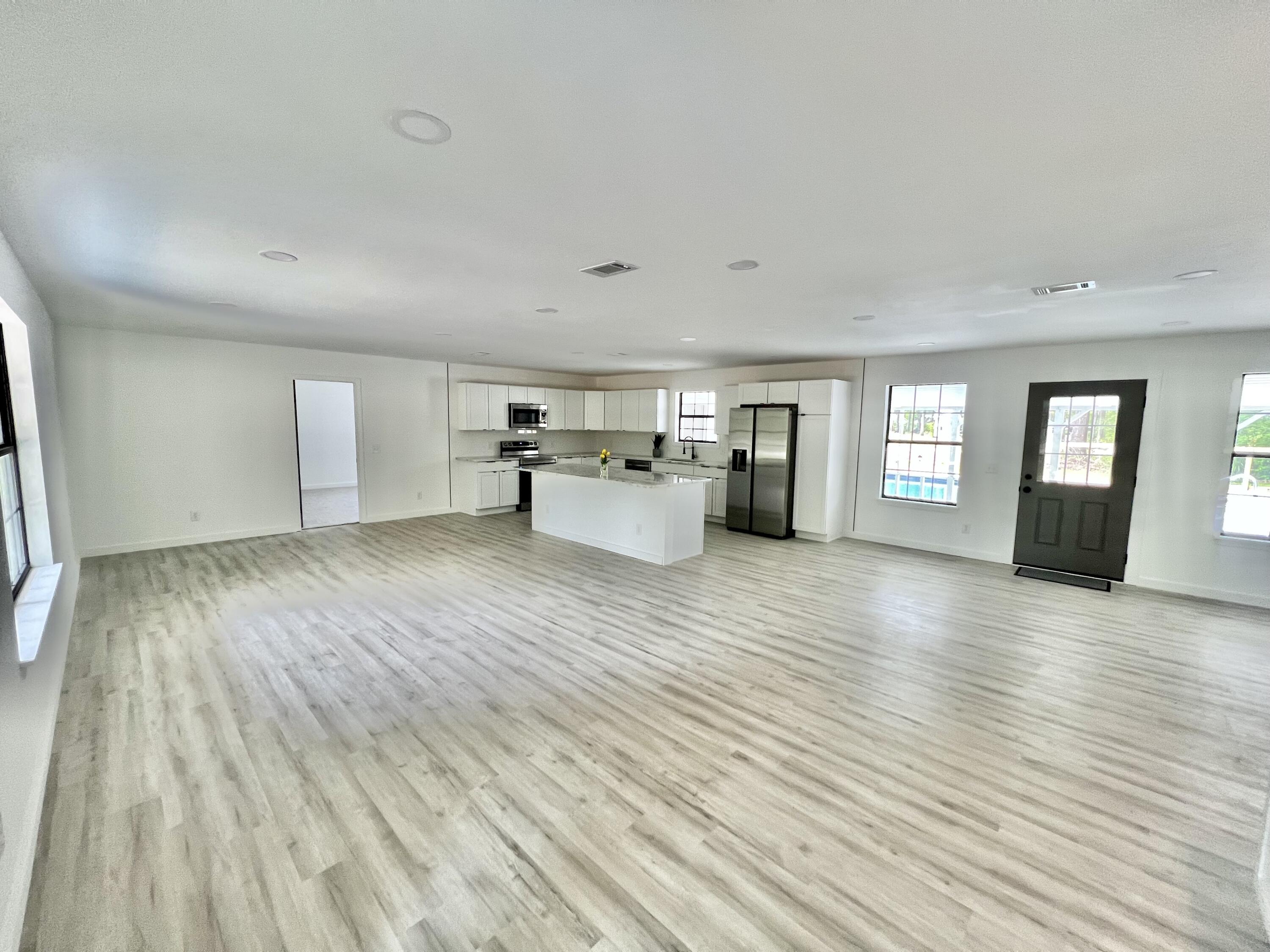 HOLLY HILLS - Residential