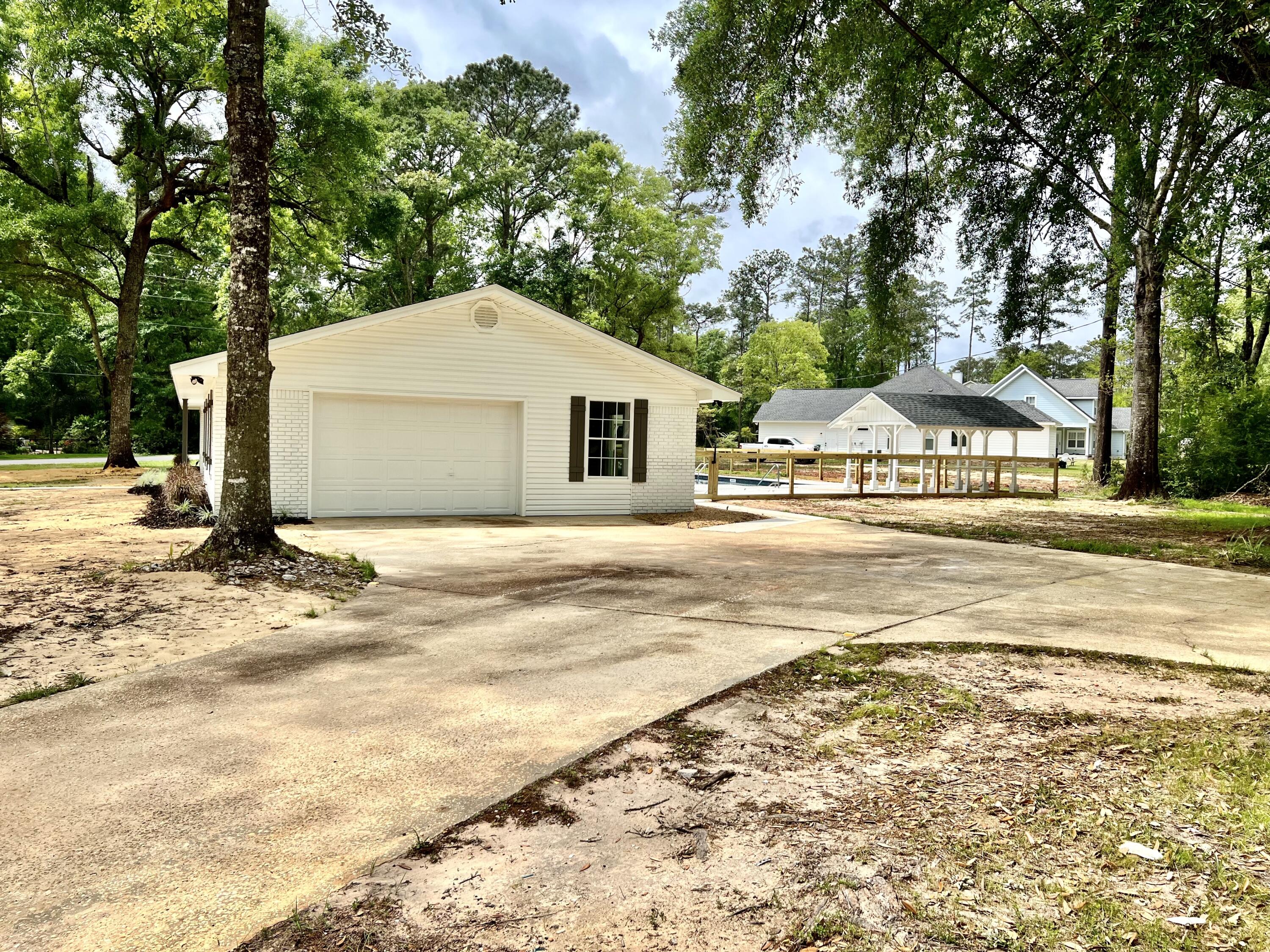 HOLLY HILLS - Residential