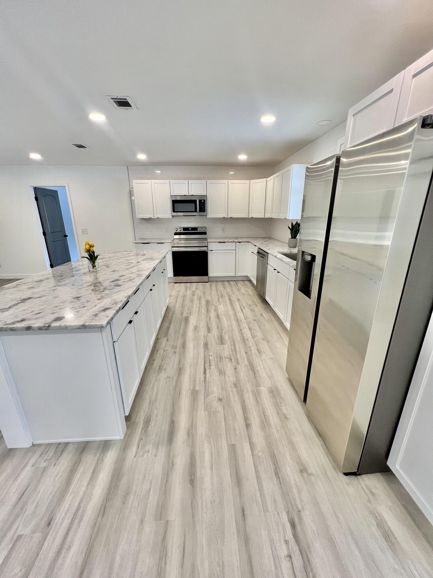 HOLLY HILLS - Residential