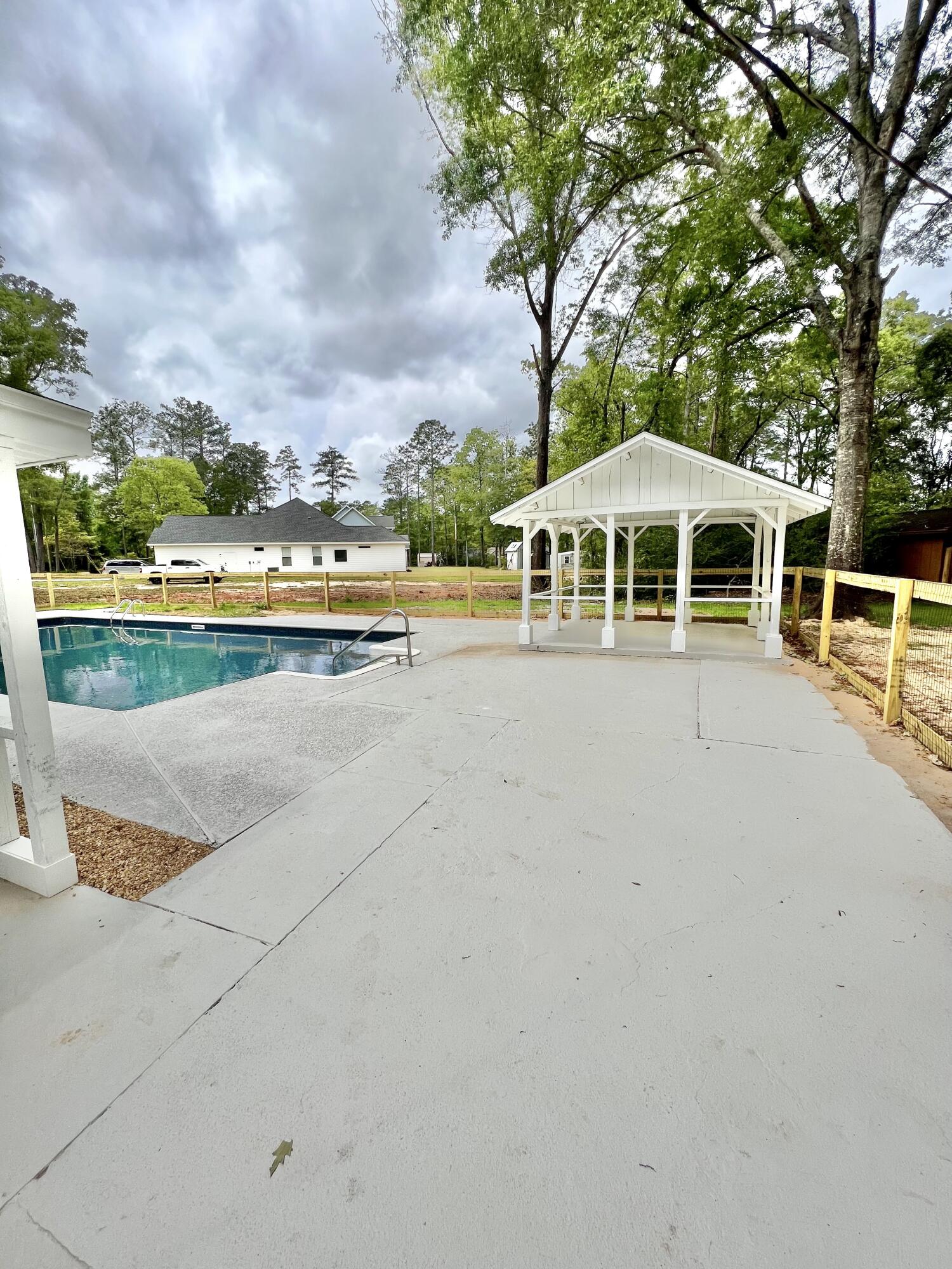 HOLLY HILLS - Residential