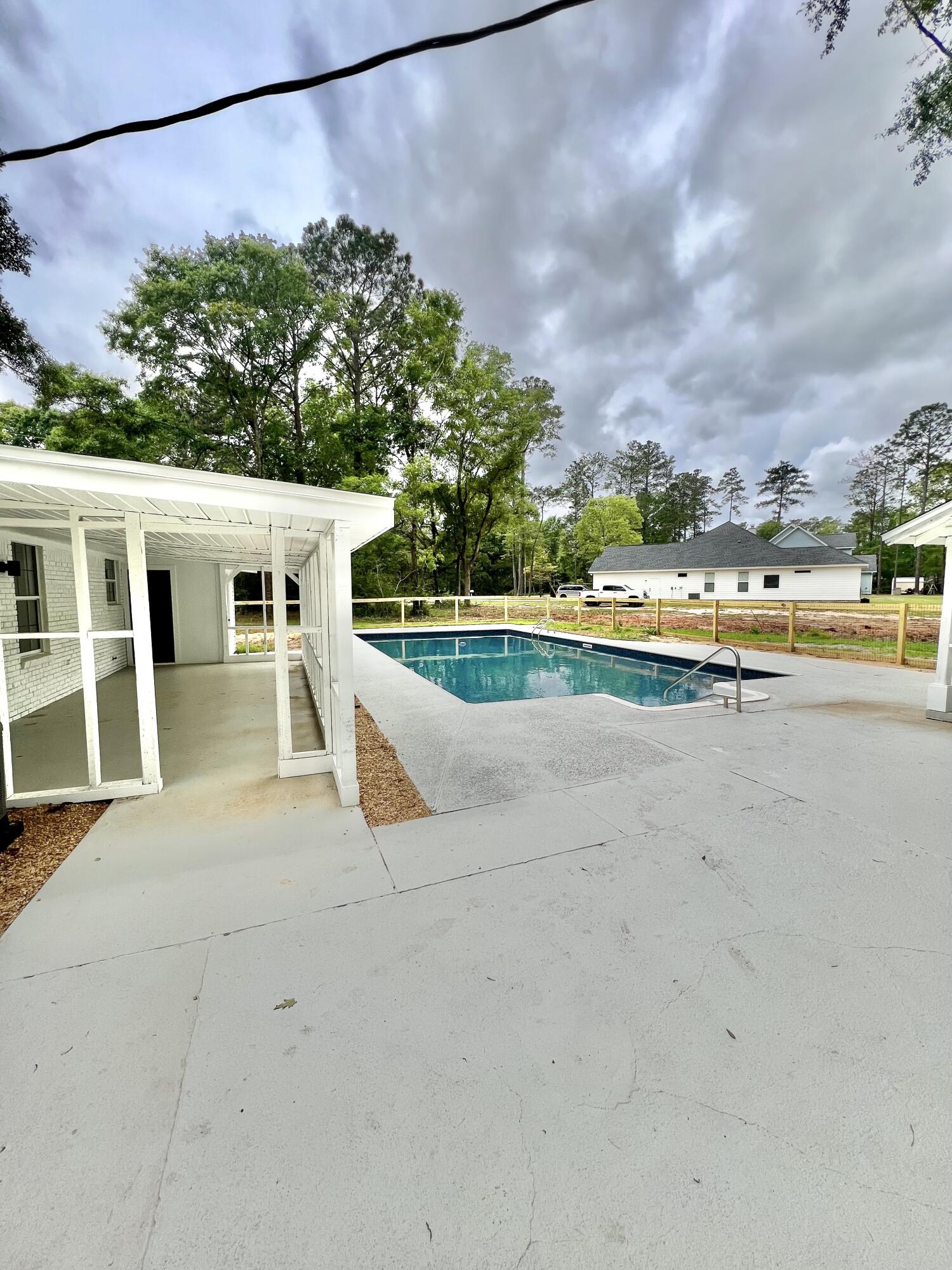 HOLLY HILLS - Residential