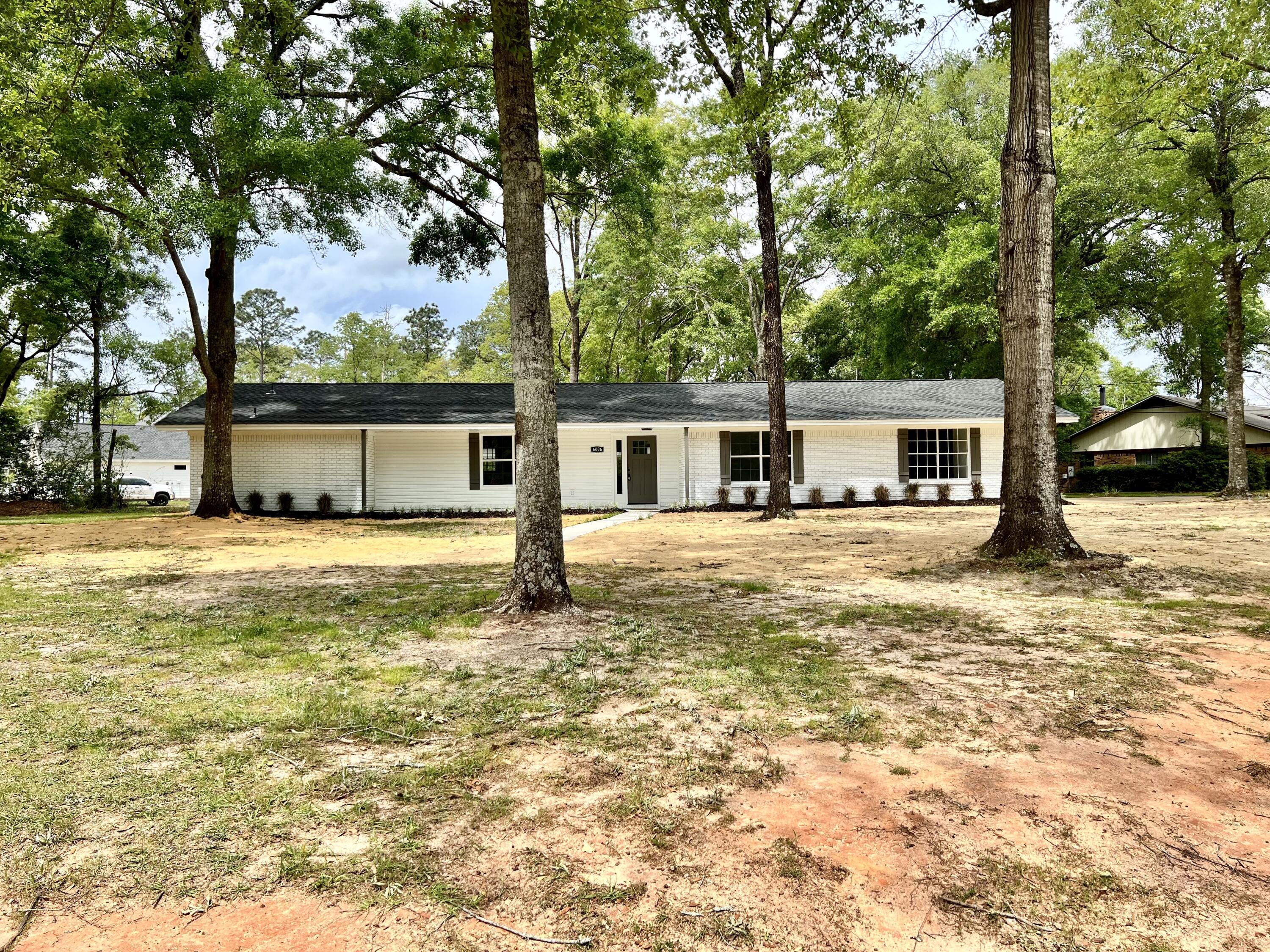 HOLLY HILLS - Residential