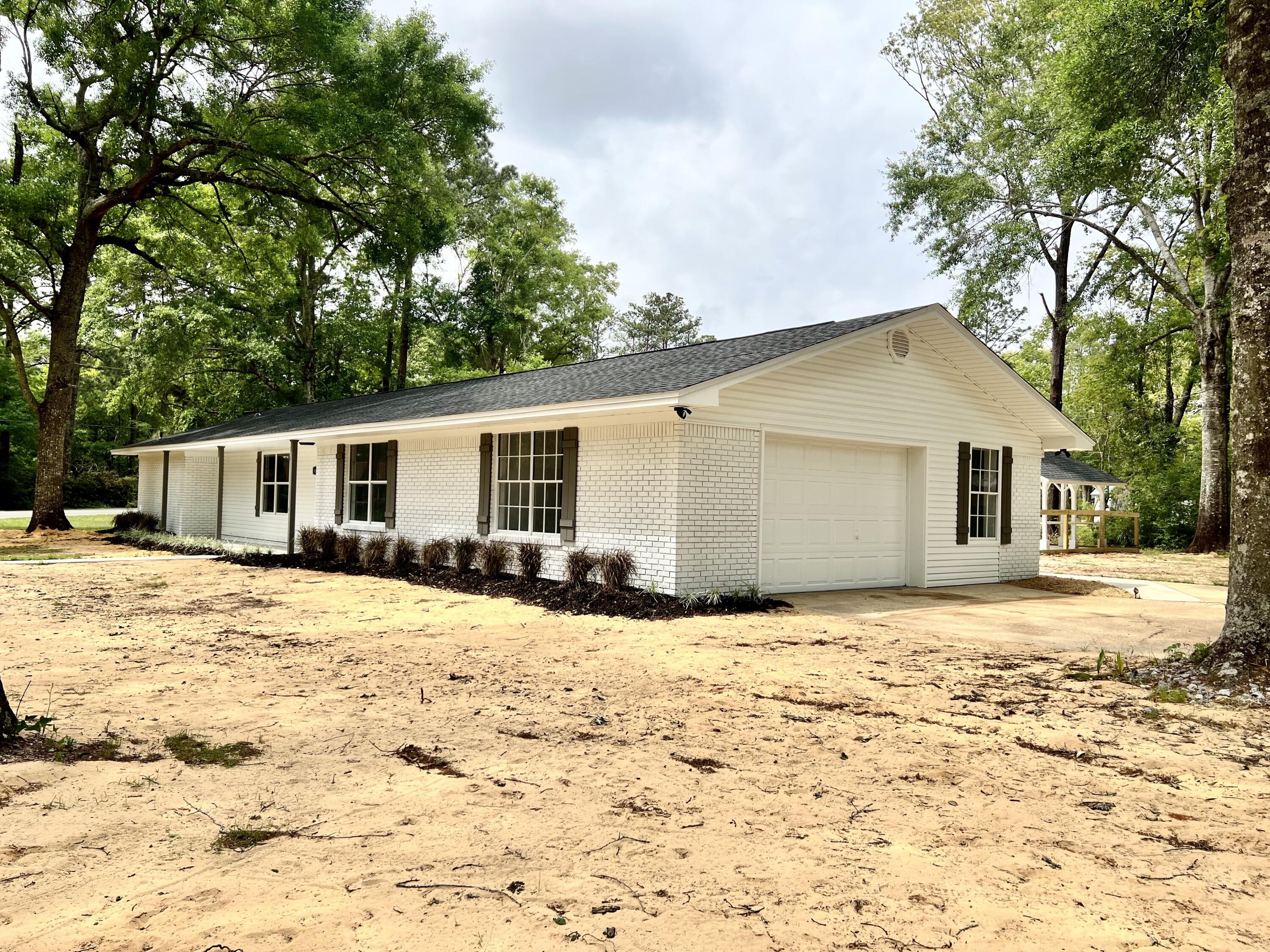 HOLLY HILLS - Residential