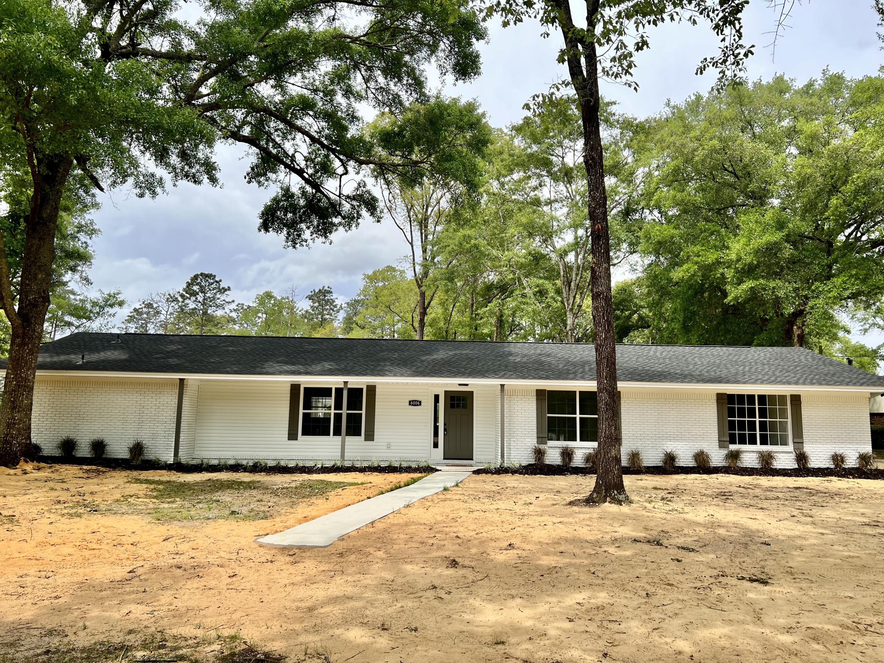 HOLLY HILLS - Residential